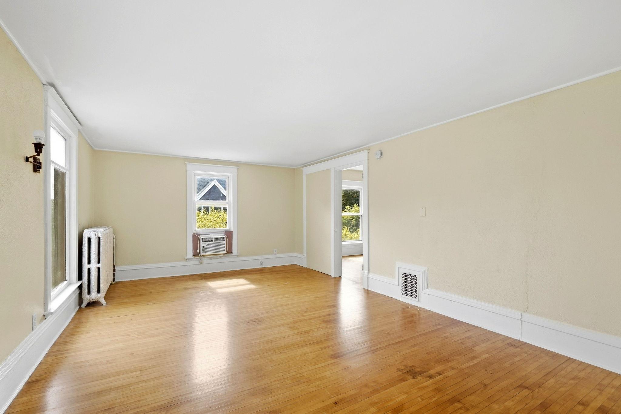 View of Residential Income at 501 Newton Avenue, Minneapolis MN 55405, Minneapolis (18 of 46) - Mike Wilen | Minnesota Team Real Estate