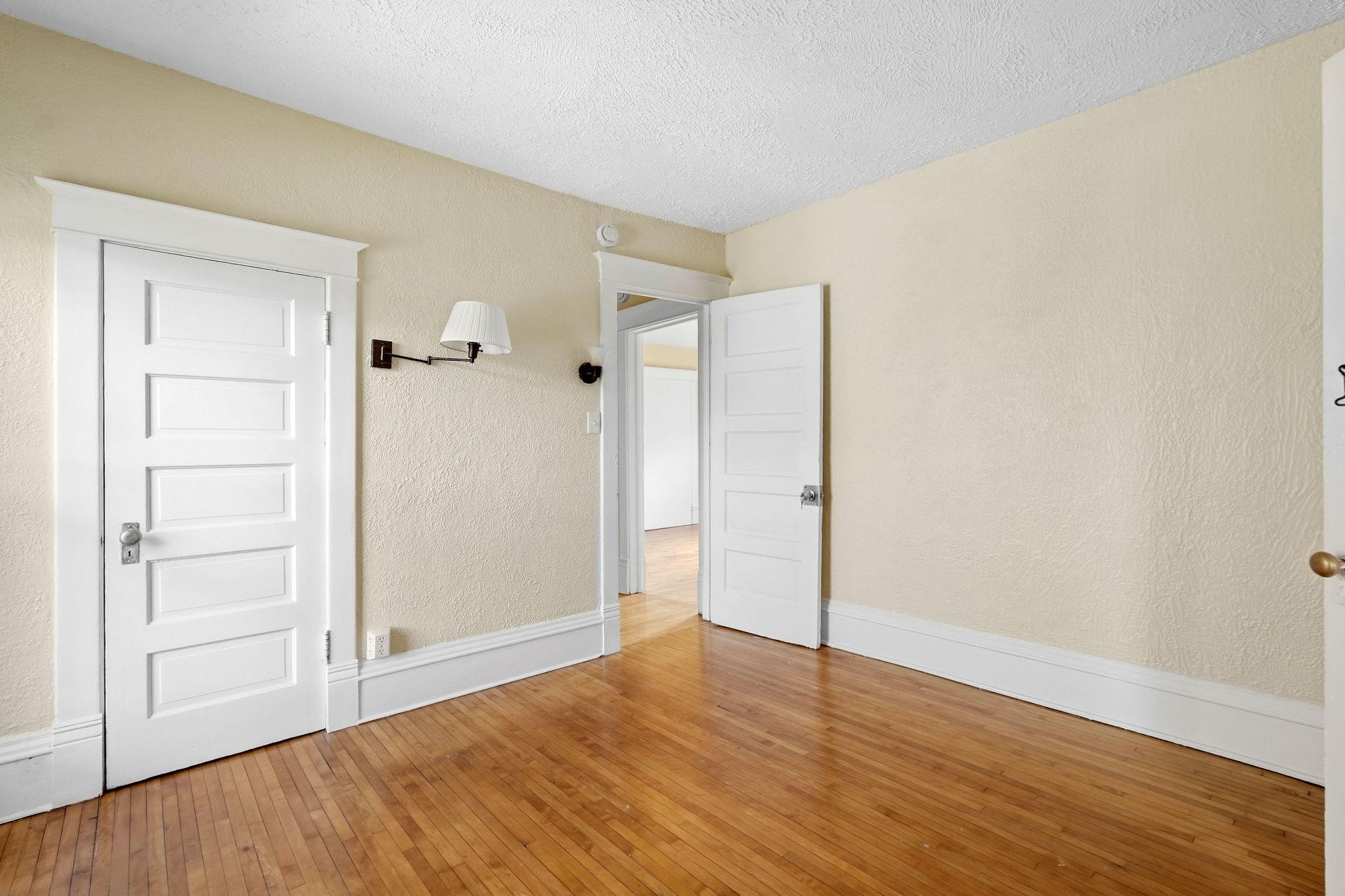 View of Residential Income at 501 Newton Avenue, Minneapolis MN 55405, Minneapolis (31 of 46) - Mike Wilen | Minnesota Team Real Estate