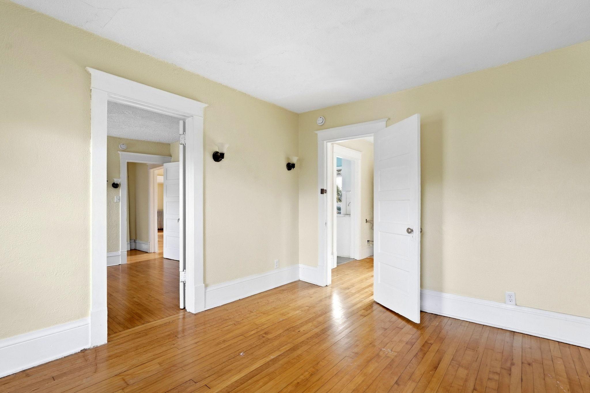 View of Residential Income at 501 Newton Avenue, Minneapolis MN 55405, Minneapolis (40 of 46) - Mike Wilen | Minnesota Team Real Estate