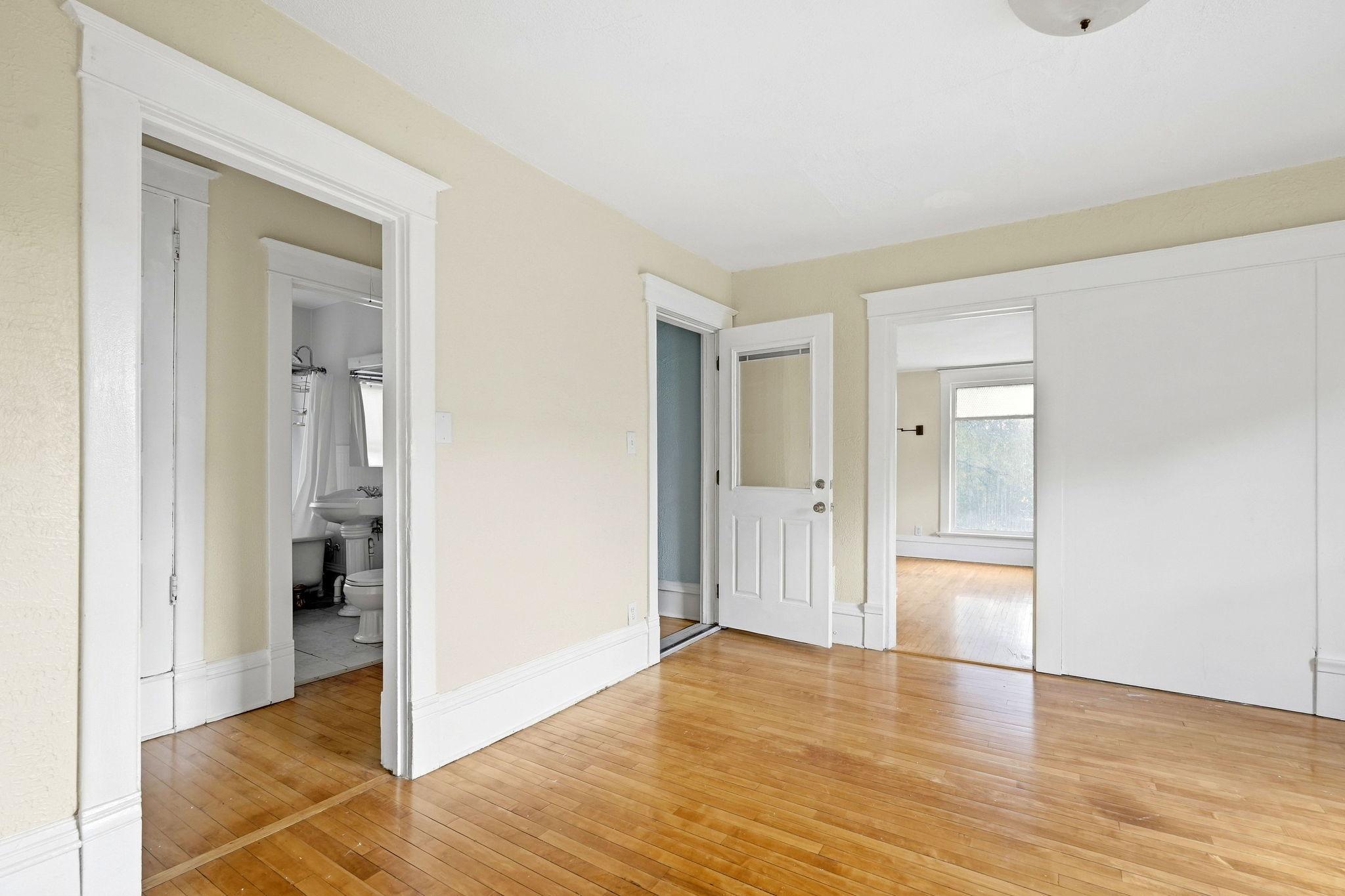 View of Residential Income at 501 Newton Avenue, Minneapolis MN 55405, Minneapolis (41 of 46) - Mike Wilen | Minnesota Team Real Estate