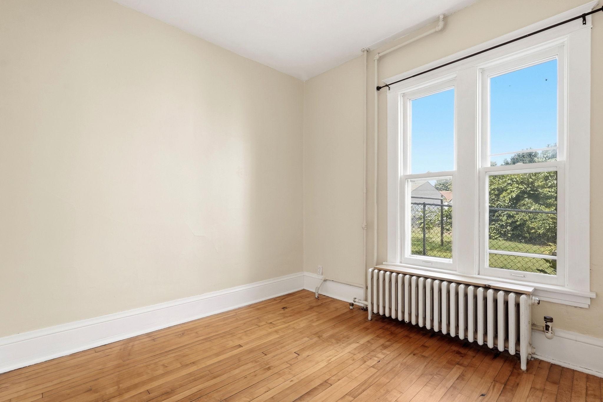 View of Residential Income at 501 Newton Avenue, Minneapolis MN 55405, Minneapolis (27 of 46) - Mike Wilen | Minnesota Team Real Estate