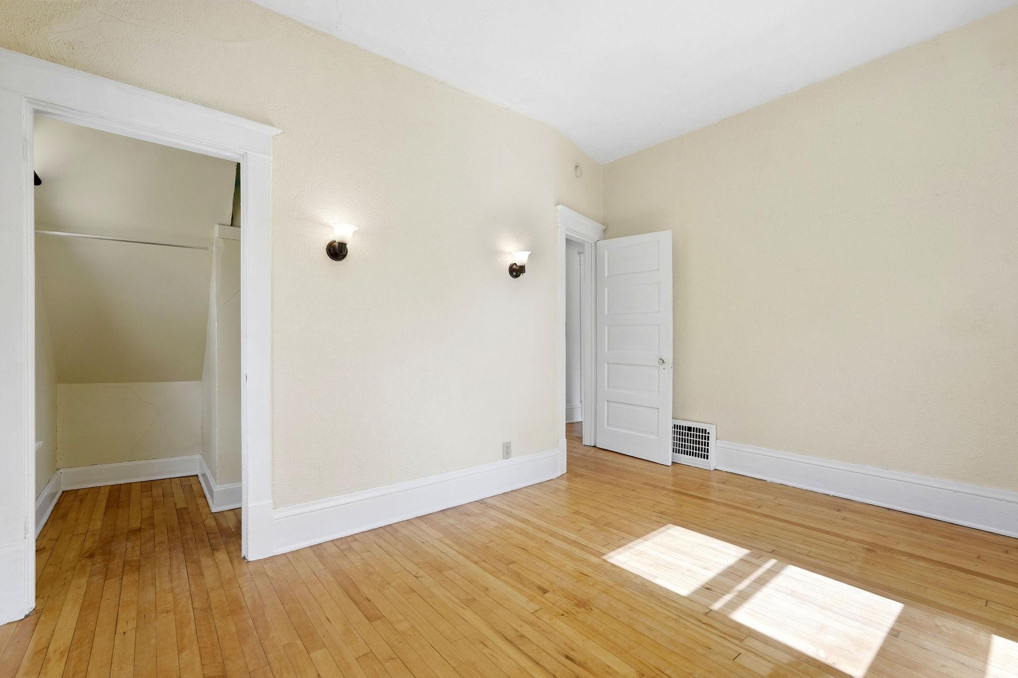 View of Residential Income at 501 Newton Avenue, Minneapolis MN 55405, Minneapolis (26 of 46) - Mike Wilen | Minnesota Team Real Estate