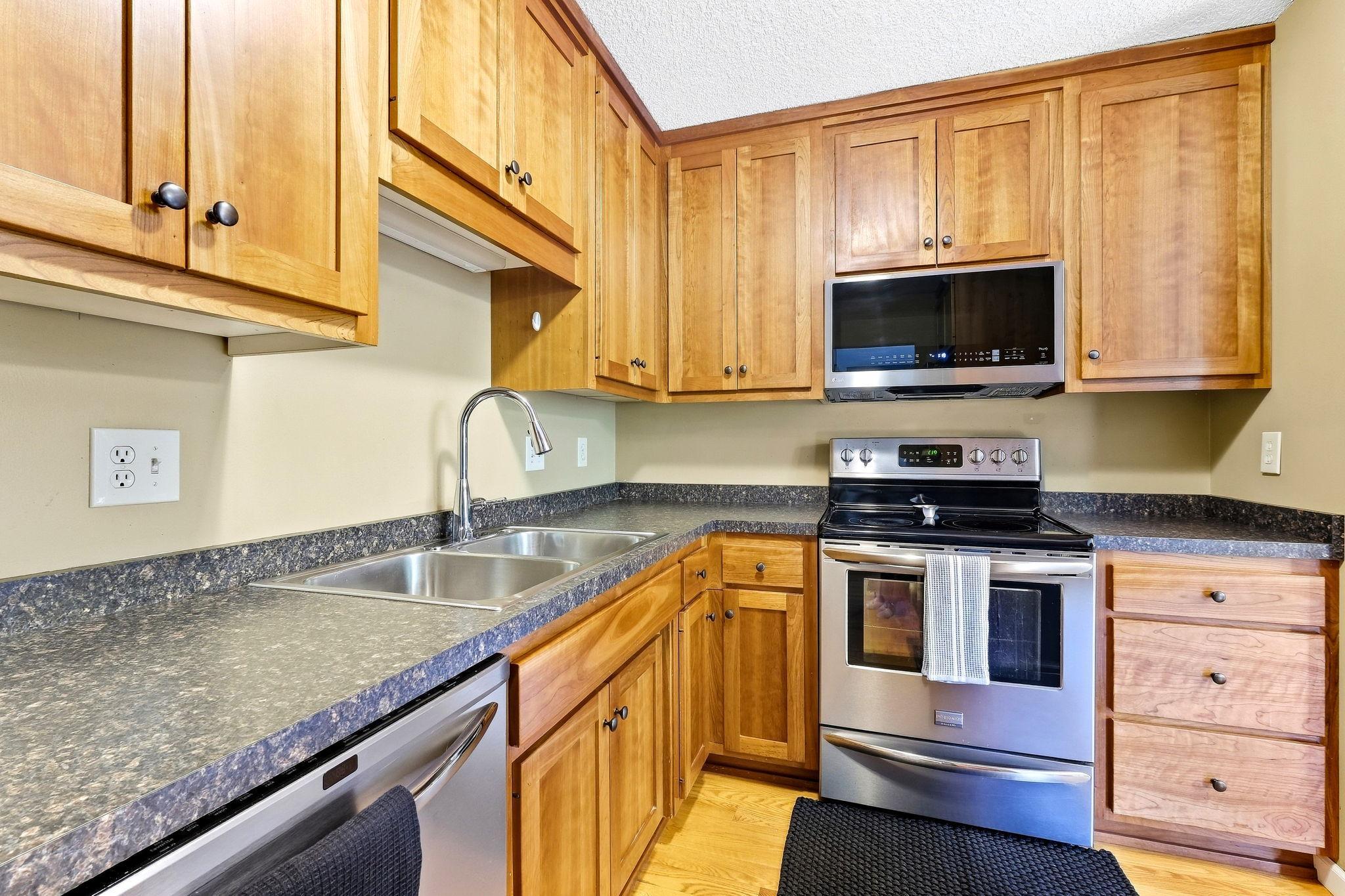 View of Residential at 278 Morningside Circle, Saint Paul MN 55119, Saint Paul (12 of 36) - Mike Wilen | Minnesota Team Real Estate