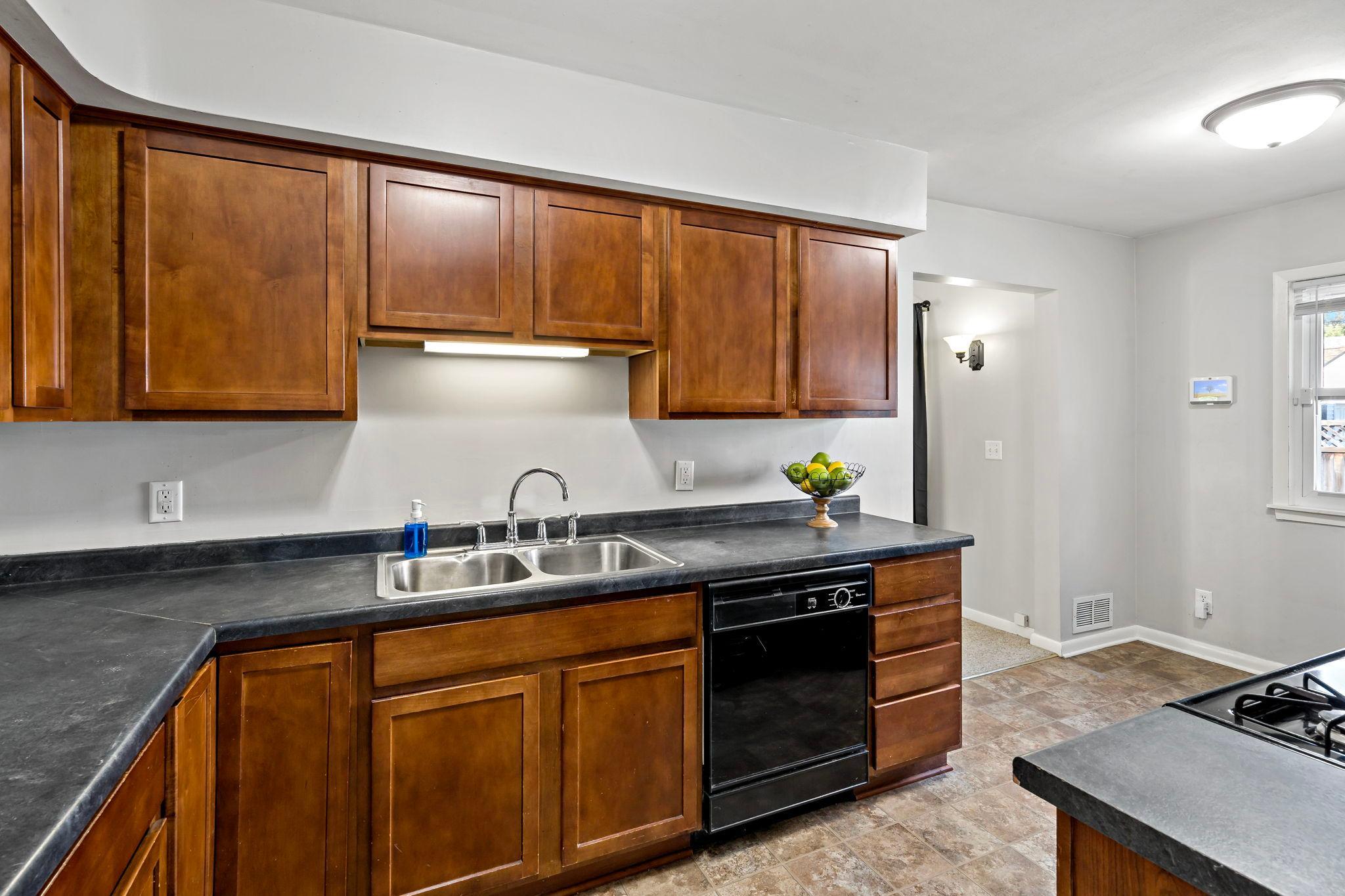 View of Residential at 63 Iowa Avenue, Saint Paul MN 55117, Saint Paul (9 of 46) - Mike Wilen | Minnesota Team Real Estate