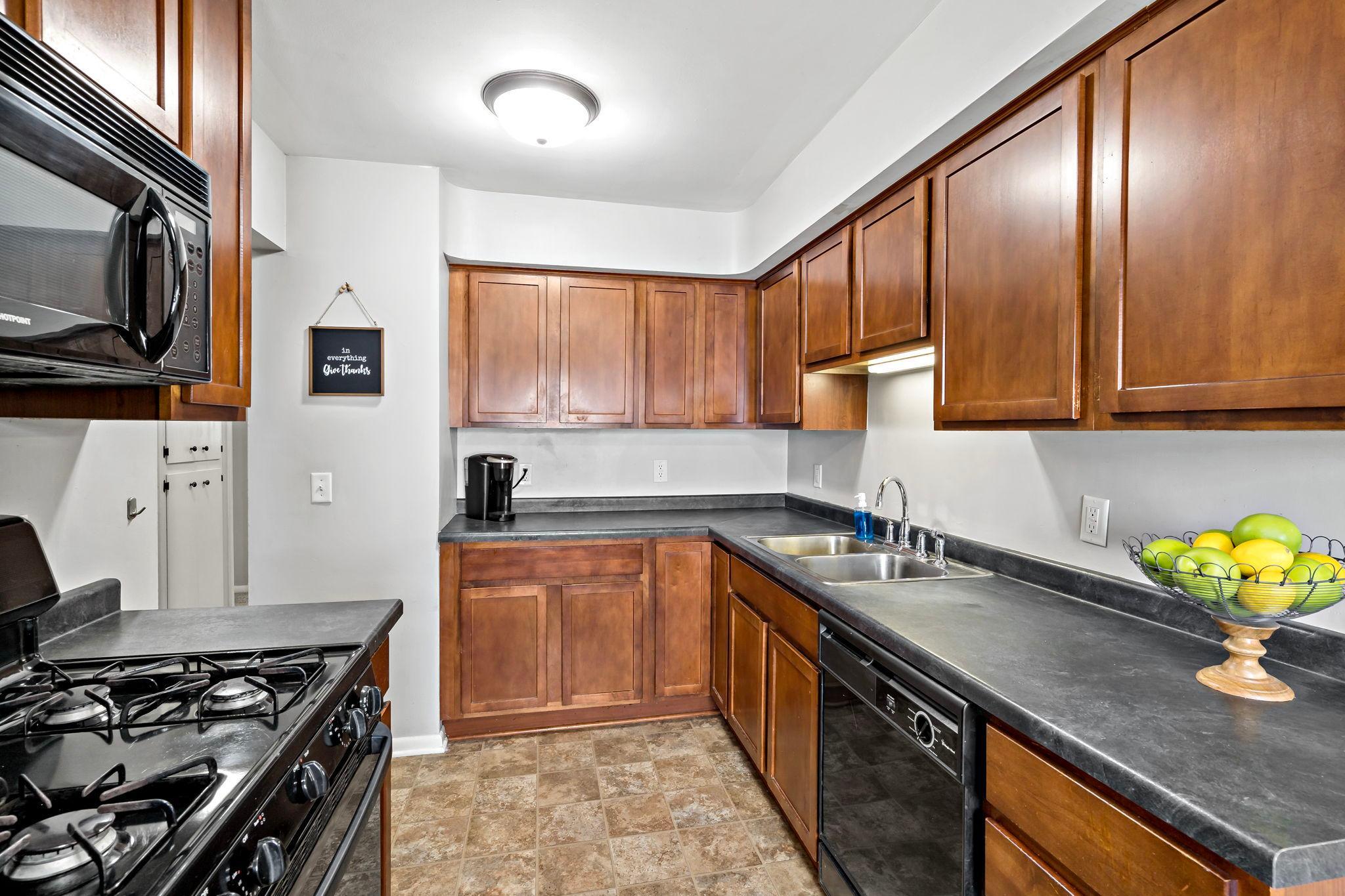 View of Residential at 63 Iowa Avenue, Saint Paul MN 55117, Saint Paul (30 of 46) - Mike Wilen | Minnesota Team Real Estate
