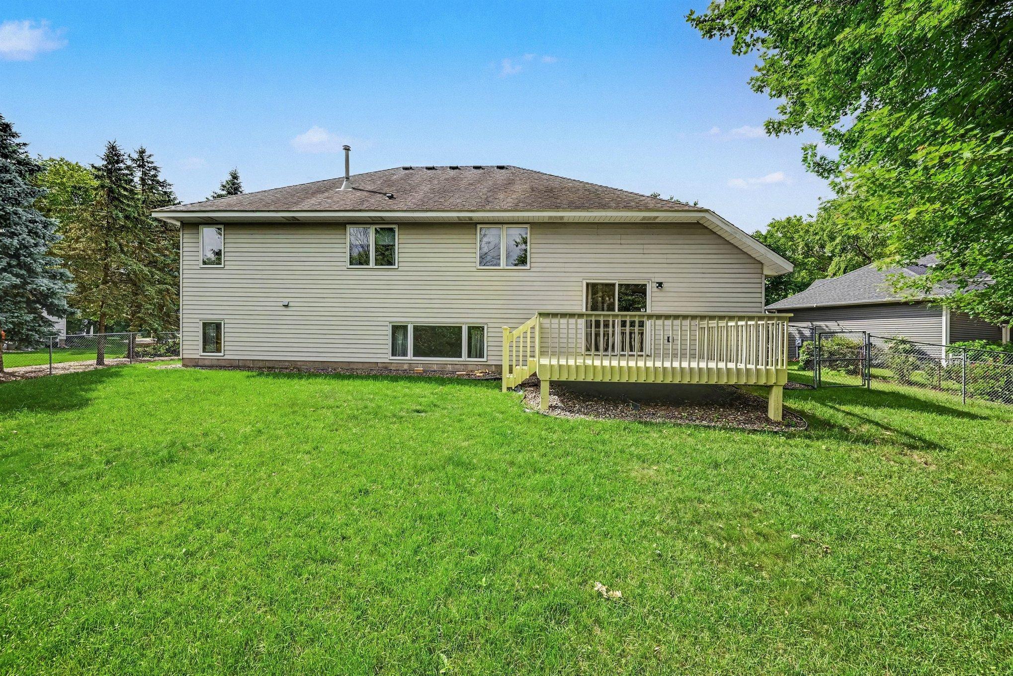 View of Residential at 2522 Windsor Lane, Woodbury MN 55125, Woodbury (36 of 40) - Mike Wilen | Minnesota Team Real Estate