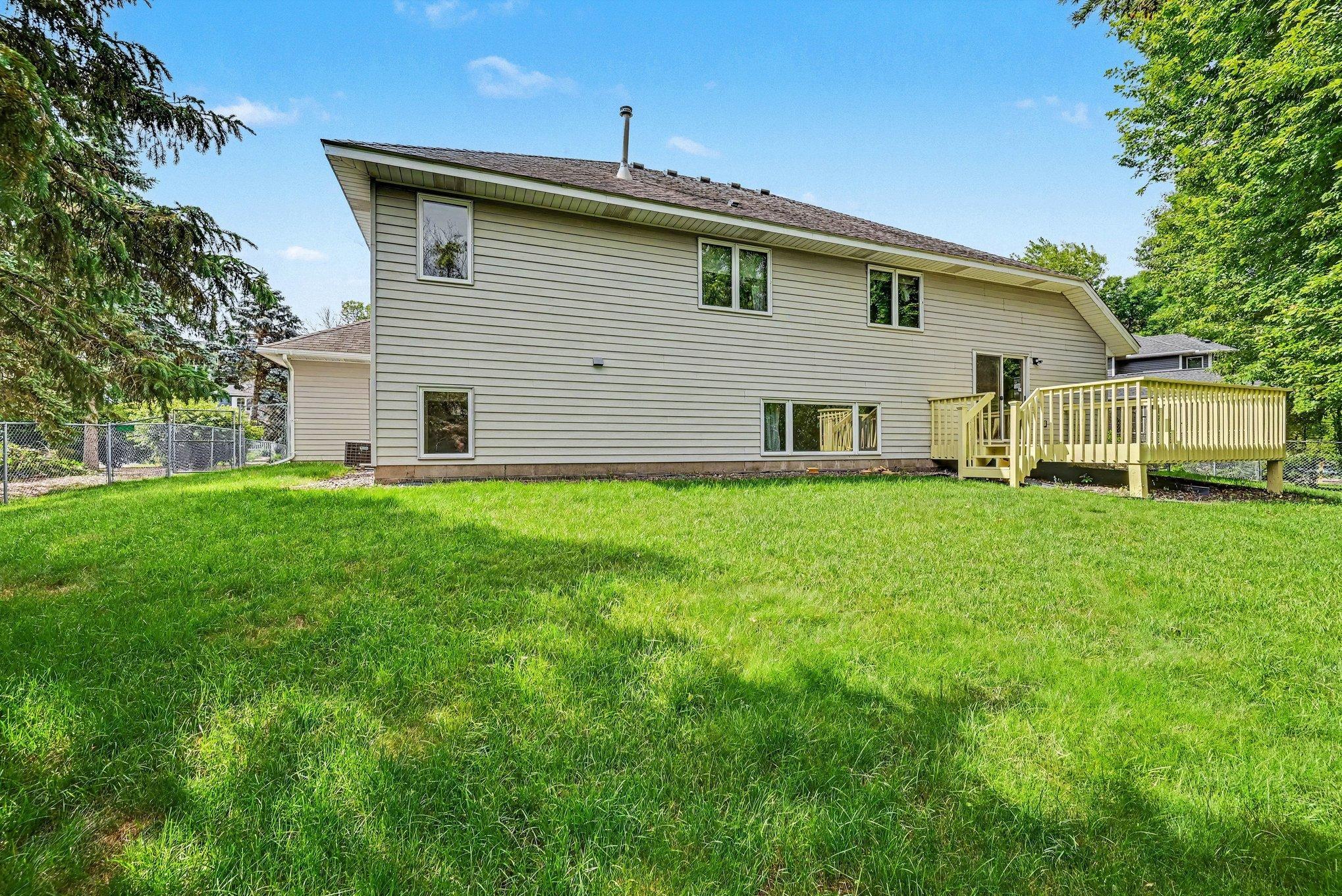 View of Residential at 2522 Windsor Lane, Woodbury MN 55125, Woodbury (35 of 40) - Mike Wilen | Minnesota Team Real Estate