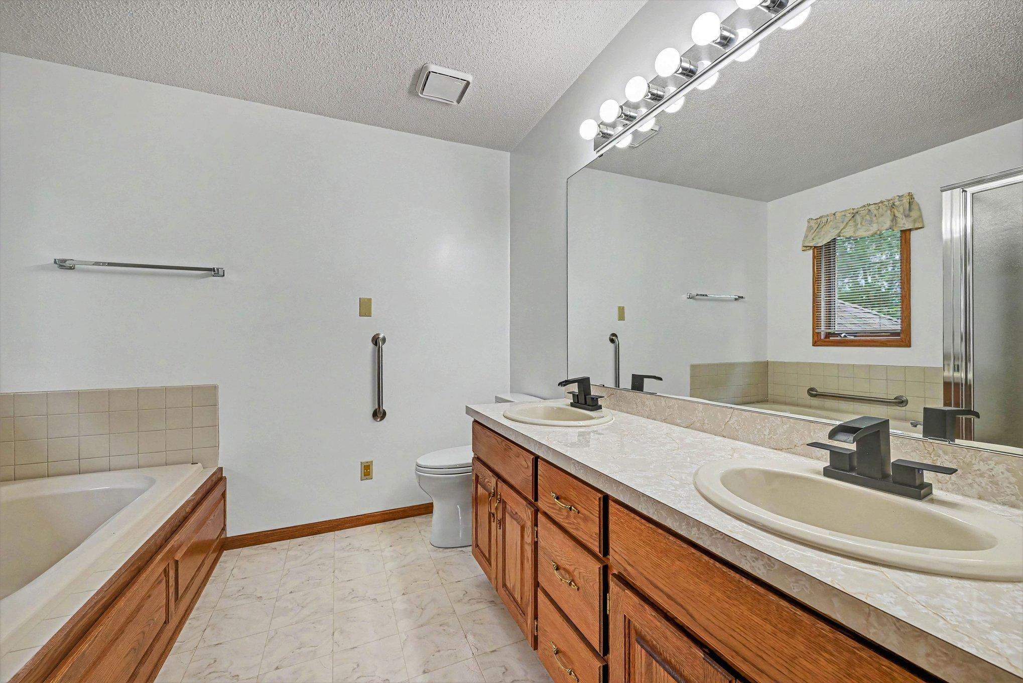View of Residential at 2522 Windsor Lane, Woodbury MN 55125, Woodbury (26 of 40) - Mike Wilen | Minnesota Team Real Estate