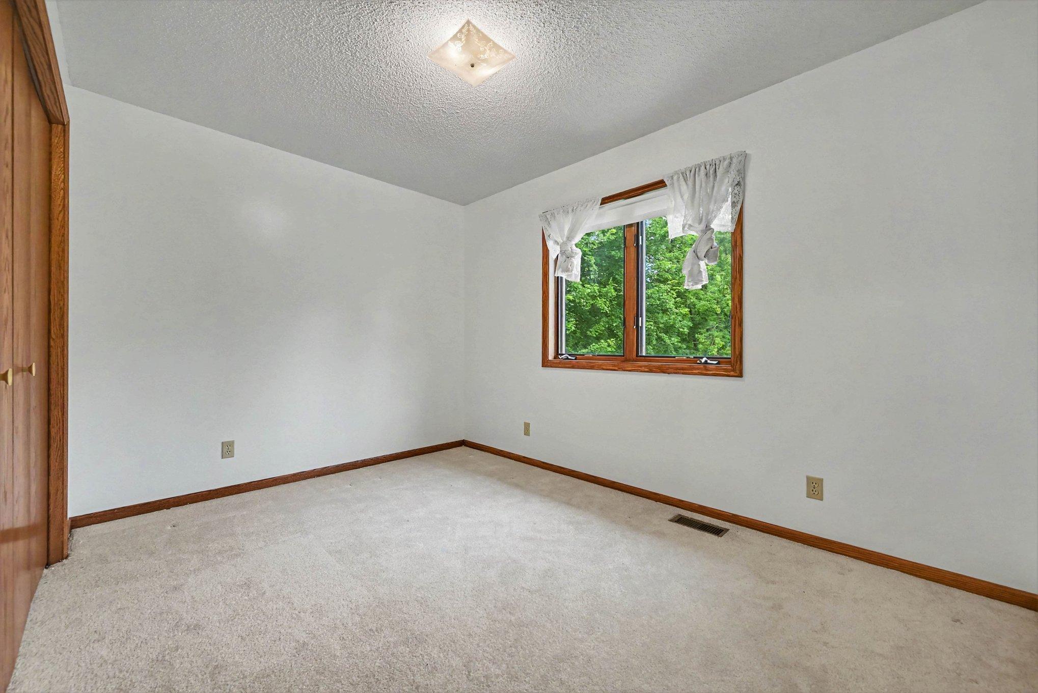 View of Residential at 2522 Windsor Lane, Woodbury MN 55125, Woodbury (22 of 40) - Mike Wilen | Minnesota Team Real Estate