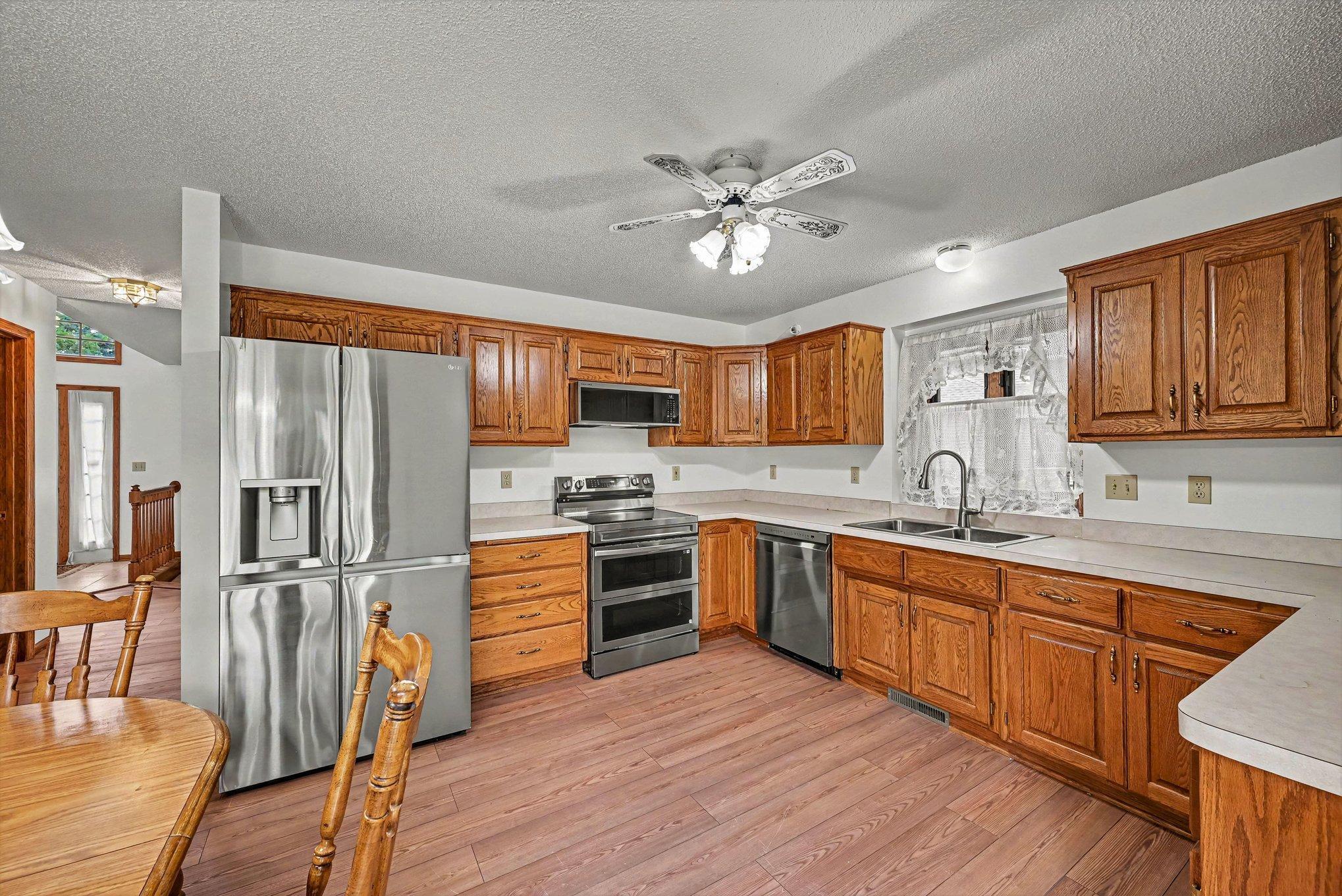 View of Residential at 2522 Windsor Lane, Woodbury MN 55125, Woodbury (15 of 40) - Mike Wilen | Minnesota Team Real Estate
