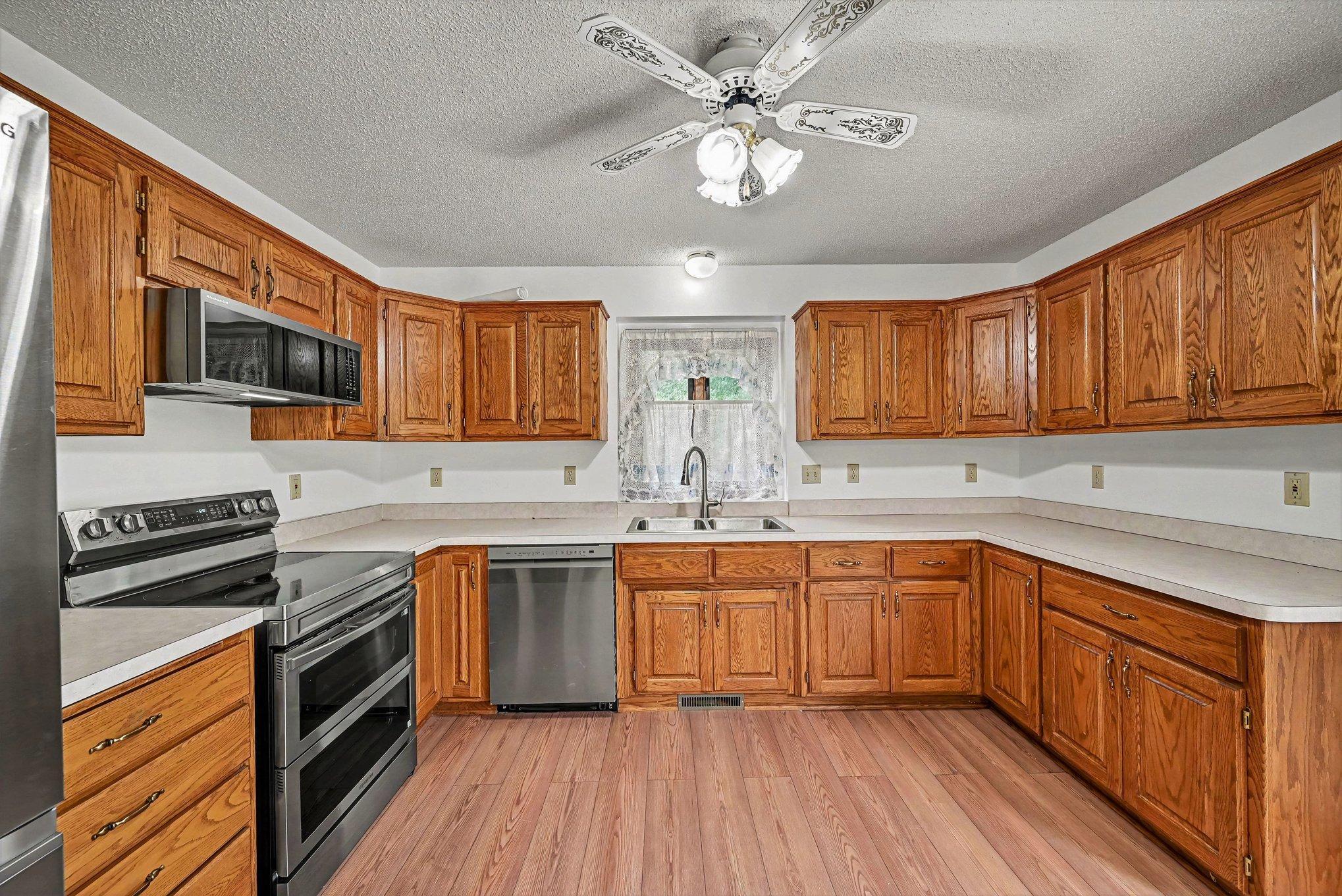 View of Residential at 2522 Windsor Lane, Woodbury MN 55125, Woodbury (14 of 40) - Mike Wilen | Minnesota Team Real Estate