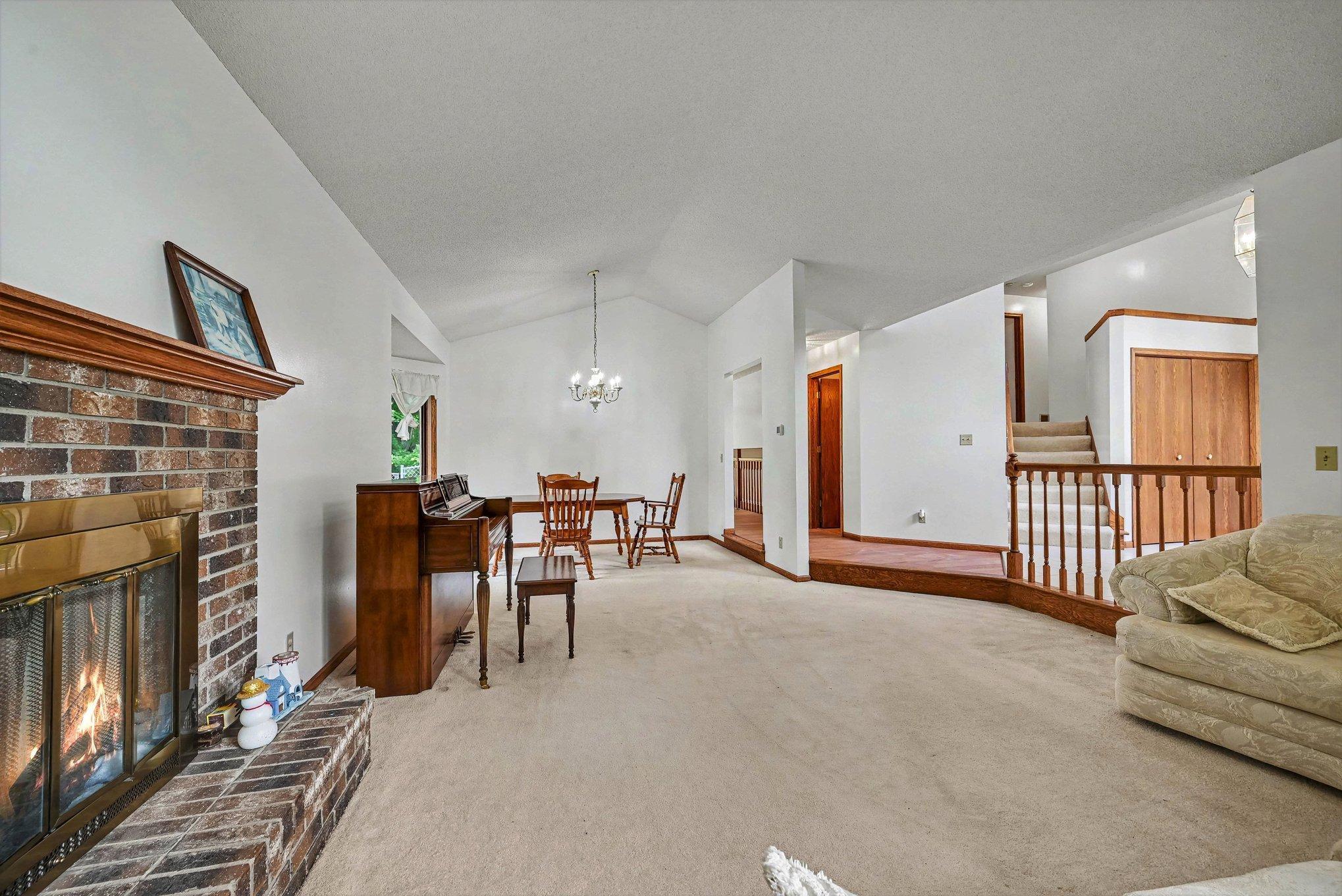 View of Residential at 2522 Windsor Lane, Woodbury MN 55125, Woodbury (9 of 40) - Mike Wilen | Minnesota Team Real Estate