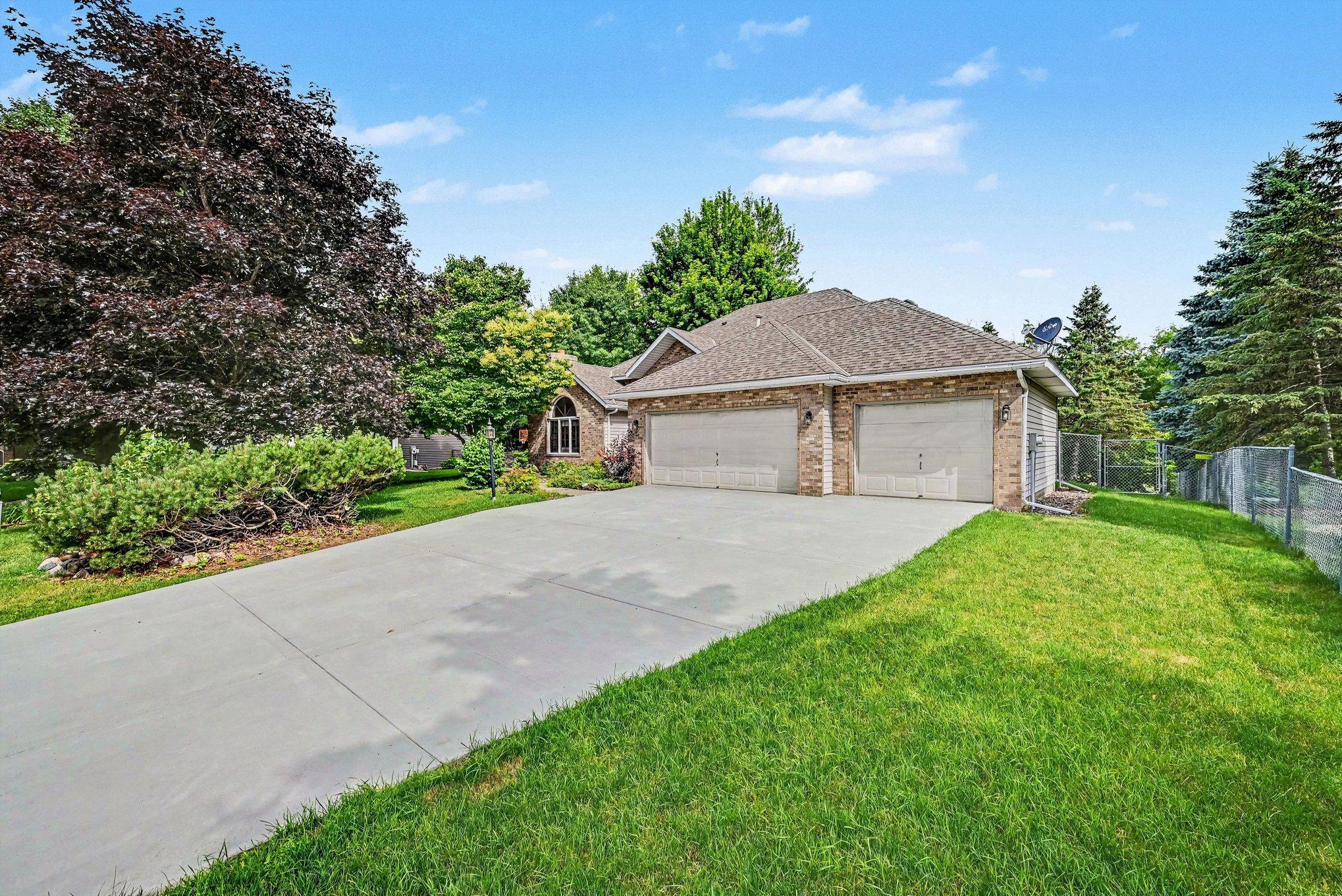 View of Residential at 2522 Windsor Lane, Woodbury MN 55125, Woodbury (3 of 40) - Mike Wilen | Minnesota Team Real Estate