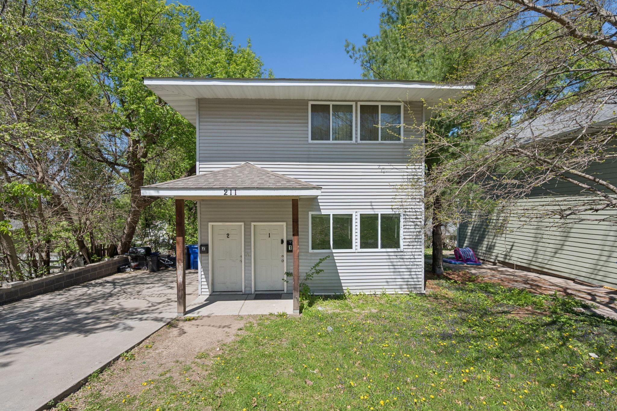 View of Residential Income at 211 Belvidere Street, Saint Paul MN 55107, Saint Paul (3 of 25) - Mike Wilen | Minnesota Team Real Estate
