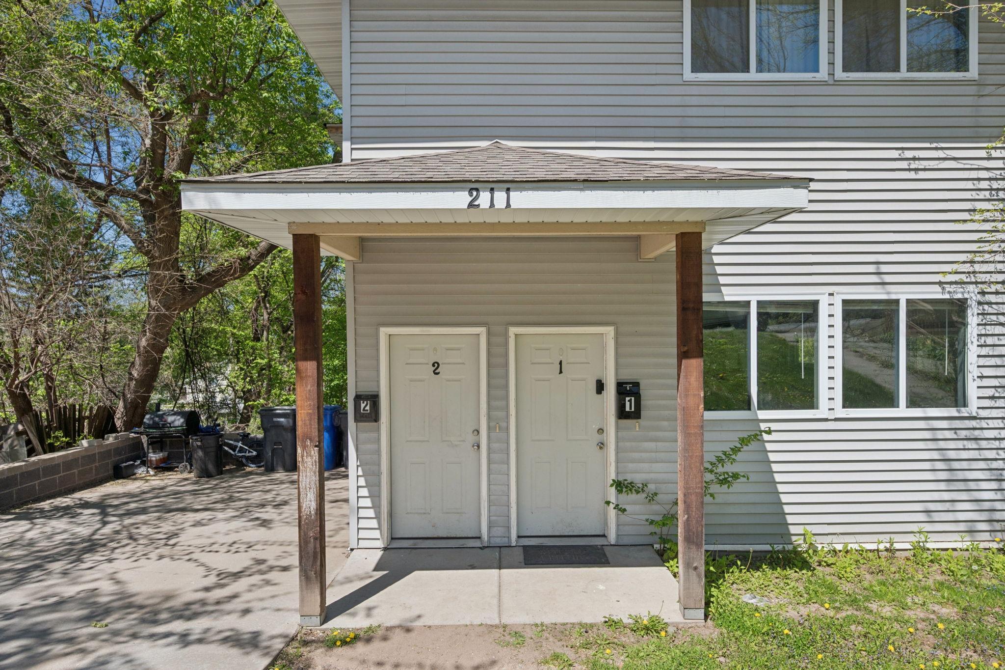 View of Residential Income at 211 Belvidere Street, Saint Paul MN 55107, Saint Paul (4 of 25) - Mike Wilen | Minnesota Team Real Estate