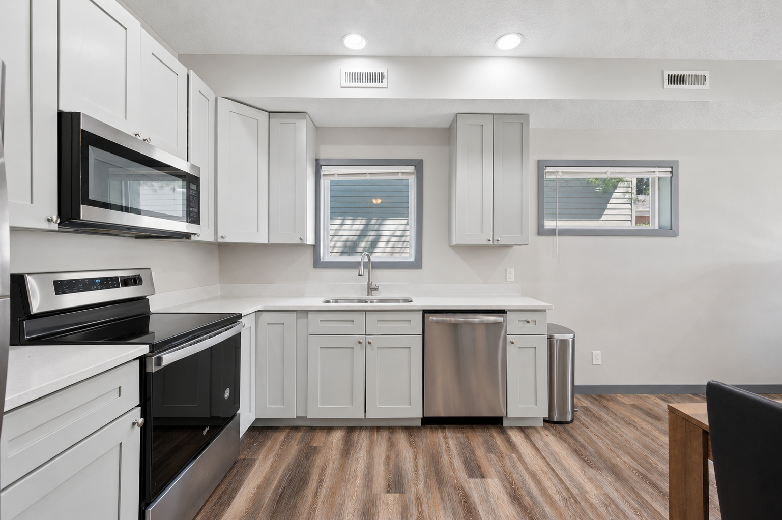 View of Duplex Side by Side at 211 Belvidere Street, Saint Paul - Mike Wilen | Minnesota Team Real Estate