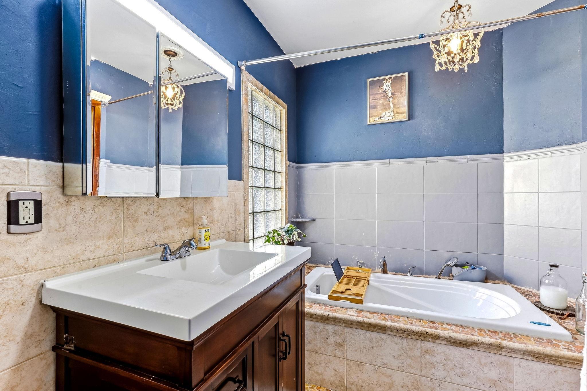View of Residential at 4106 Vincent Avenue, Minneapolis MN 55412, Minneapolis (21 of 37) - Mike Wilen | Minnesota Team Real Estate