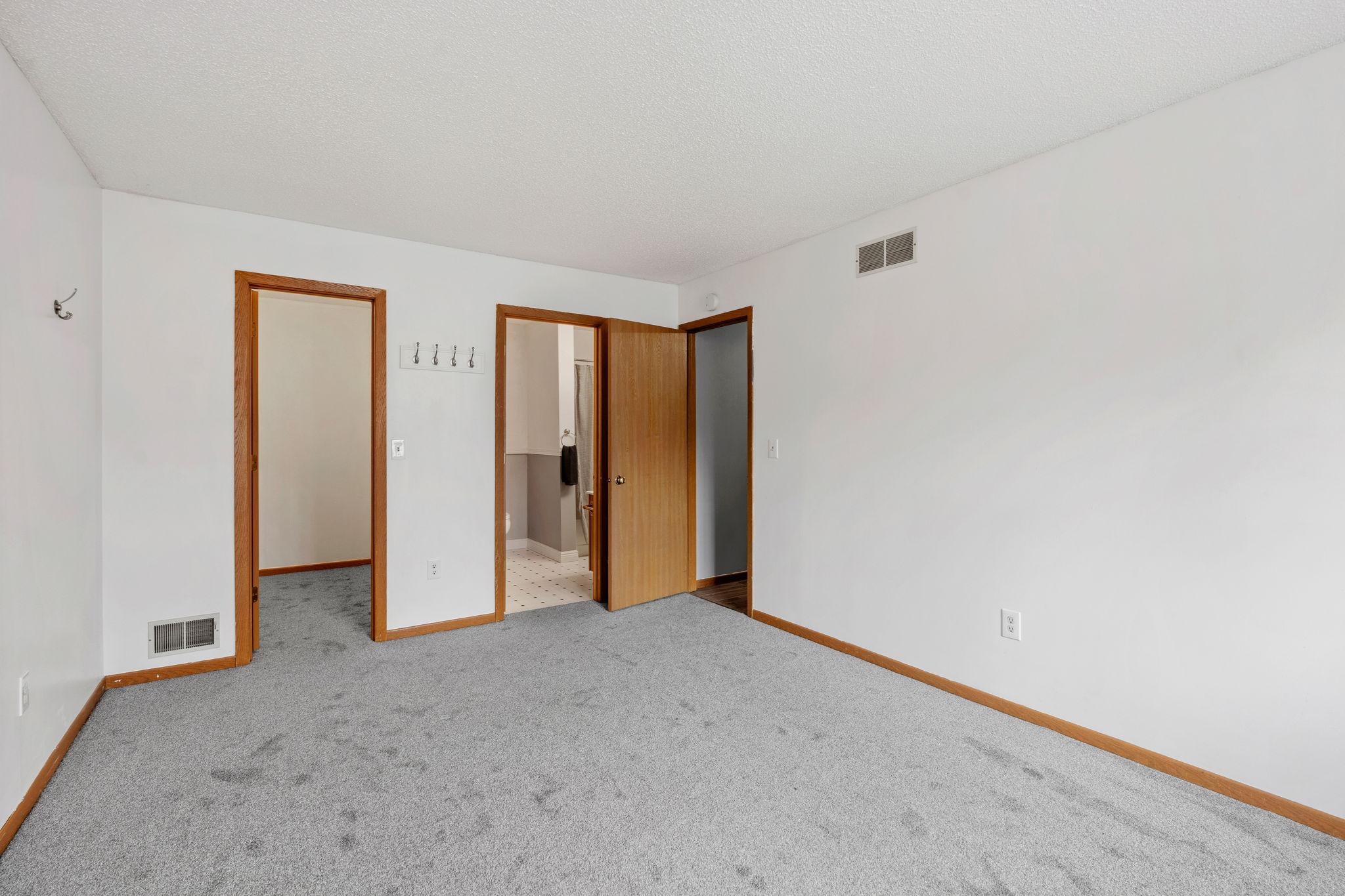 View of Residential at 15813 Griffon Path, Apple Valley MN 55124, Apple Valley (21 of 66) - Mike Wilen | Minnesota Team Real Estate