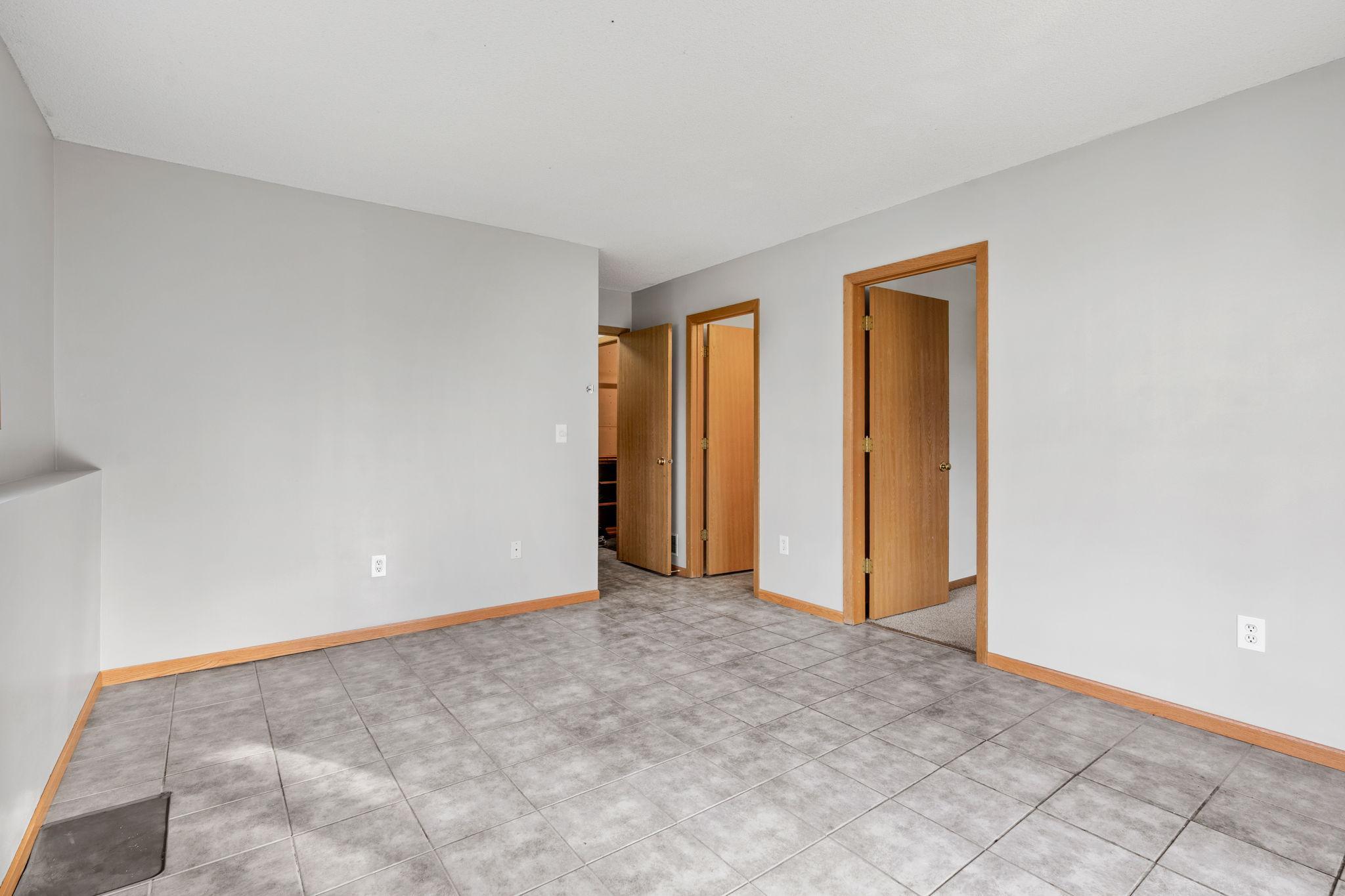 View of Residential at 15813 Griffon Path, Apple Valley MN 55124, Apple Valley (33 of 66) - Mike Wilen | Minnesota Team Real Estate