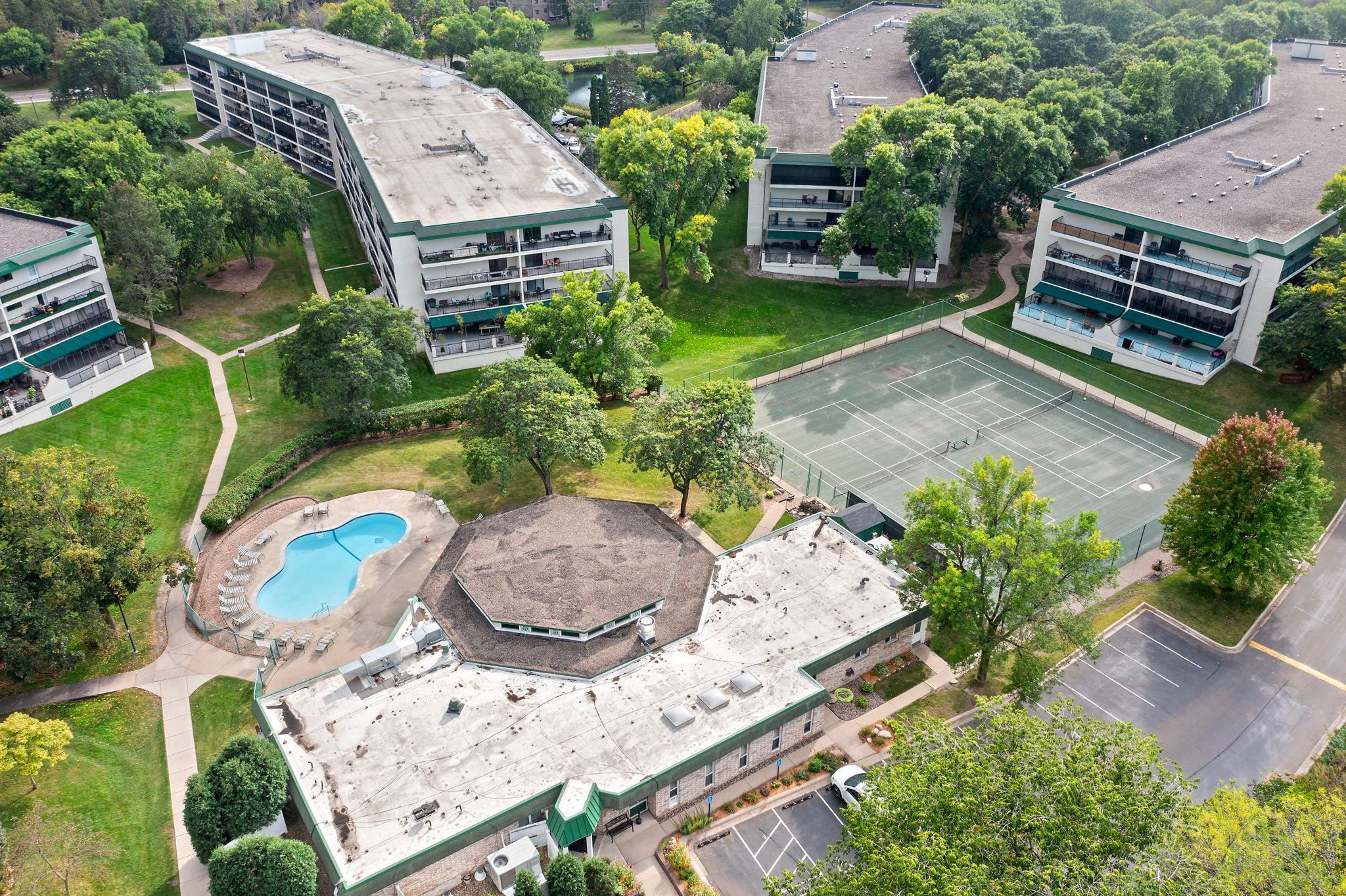 View of Residential at 10501 Cedar Lake Road #512, Minnetonka MN 55305, Minnetonka (40 of 41) - Mike Wilen | Minnesota Team Real Estate