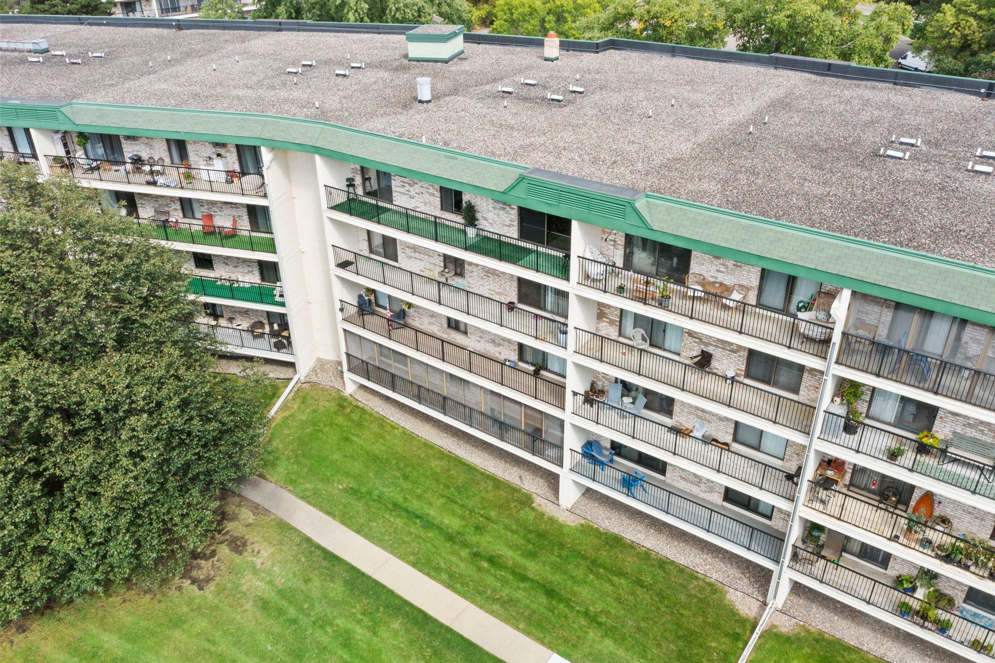 View of Residential at 10501 Cedar Lake Road #512, Minnetonka MN 55305, Minnetonka (29 of 41) - Mike Wilen | Minnesota Team Real Estate