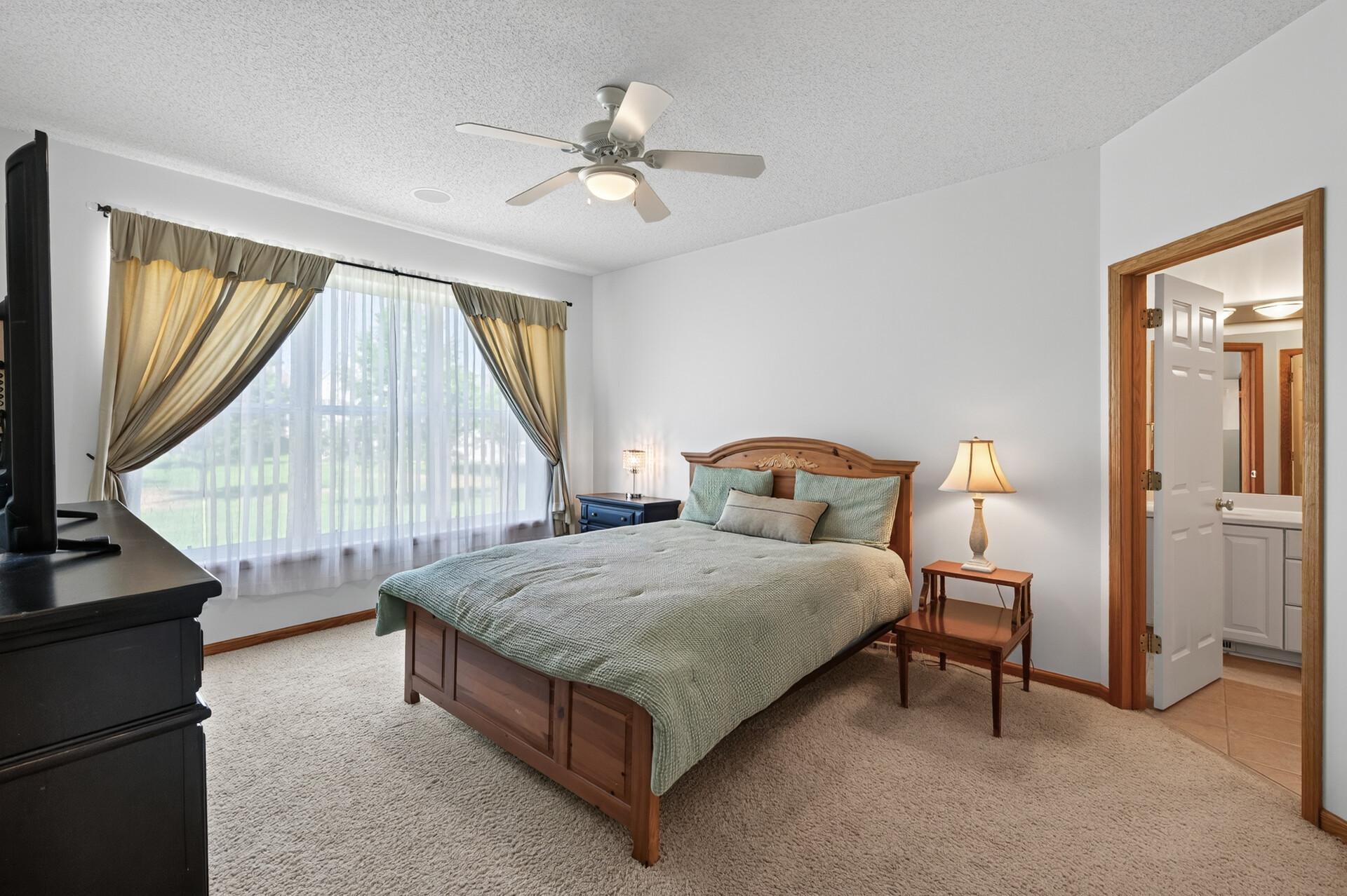 View of Residential at 3896 Darling Drive, Woodbury MN 55125, Woodbury (10 of 32) - Mike Wilen | Minnesota Team Real Estate