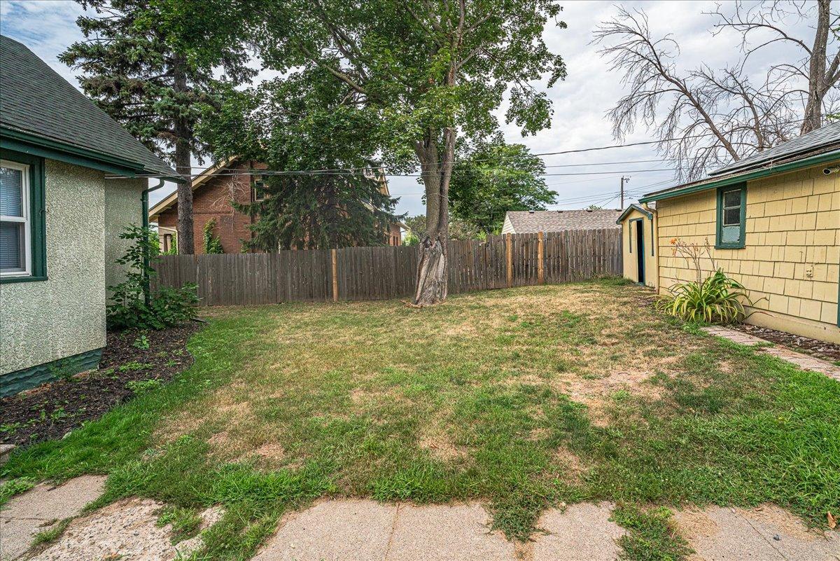 View of Residential at 843 Ivy Avenue, Saint Paul MN 55106, Saint Paul (37 of 39) - Mike Wilen | Minnesota Team Real Estate
