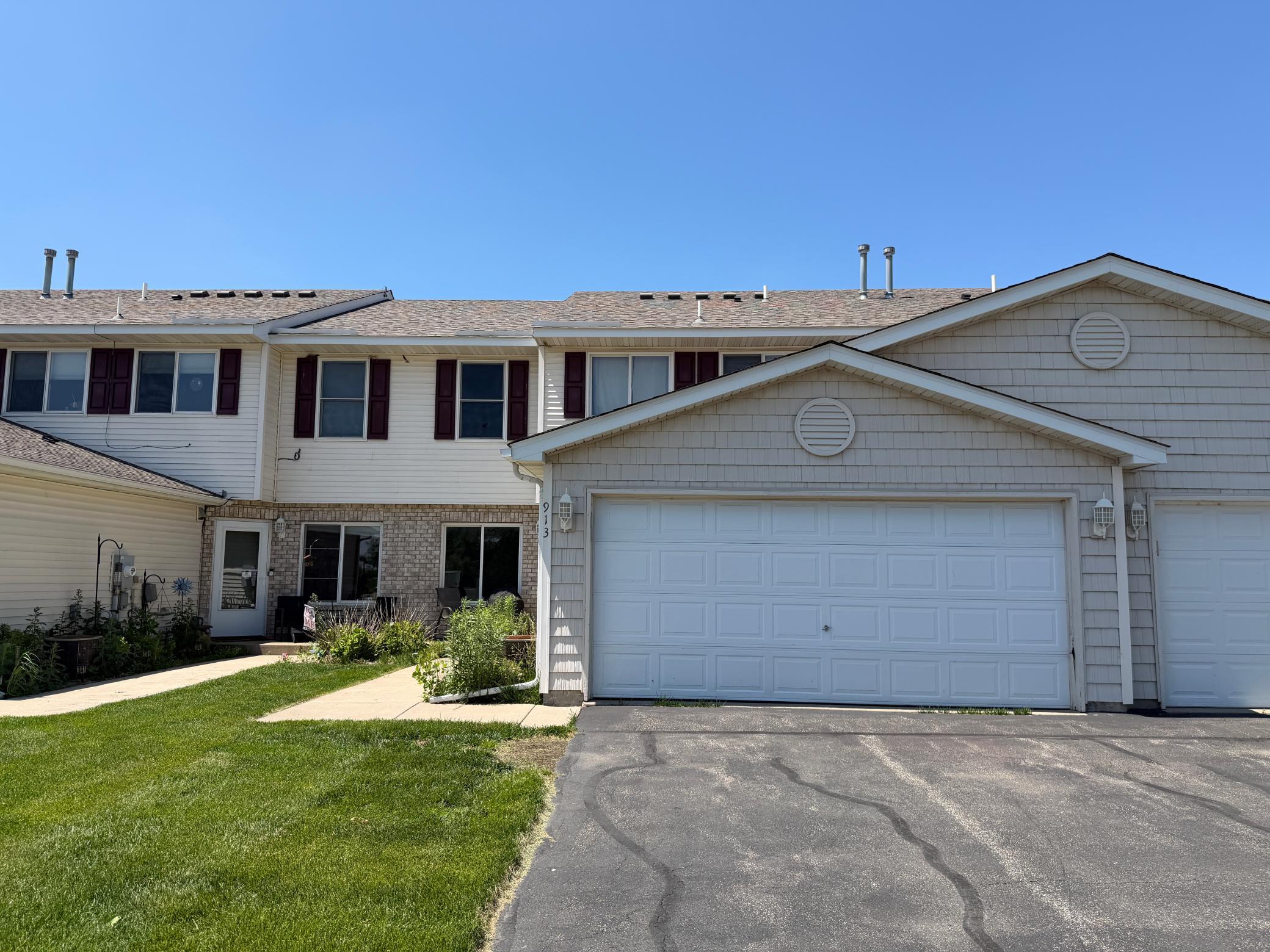 View of (TH) Side x Side at 913 Serenity Circle, Norwood Young America - Mike Wilen | Minnesota Team Real Estate
