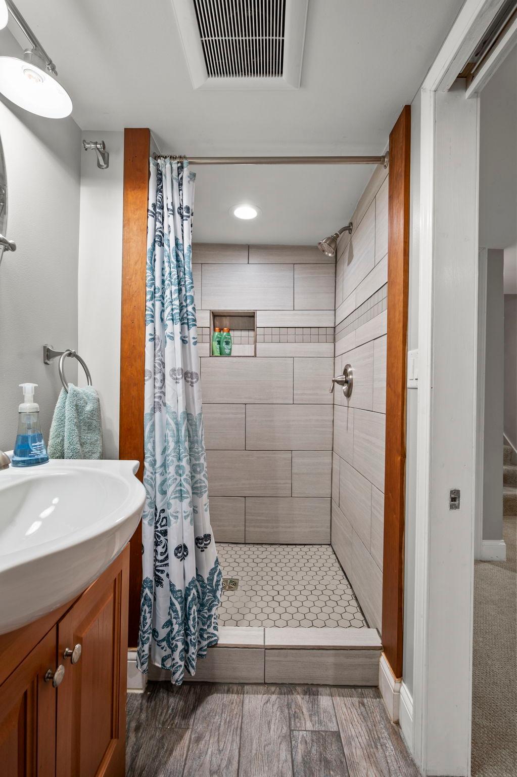 View of Residential at 2704 Garfield Street, Minneapolis MN 55418, Minneapolis (28 of 57) - Mike Wilen | Minnesota Team Real Estate