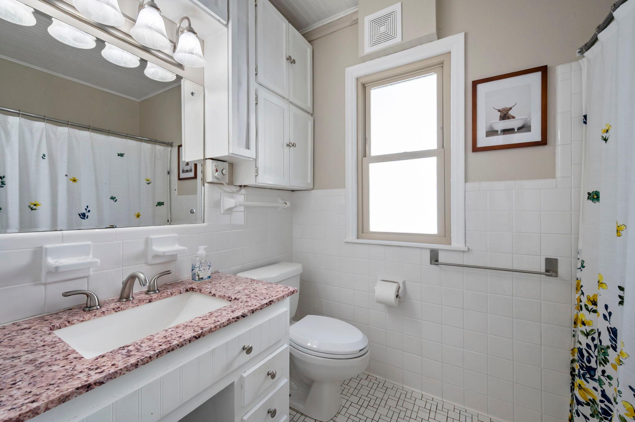 View of Residential at 2704 Garfield Street, Minneapolis MN 55418, Minneapolis (20 of 57) - Mike Wilen | Minnesota Team Real Estate