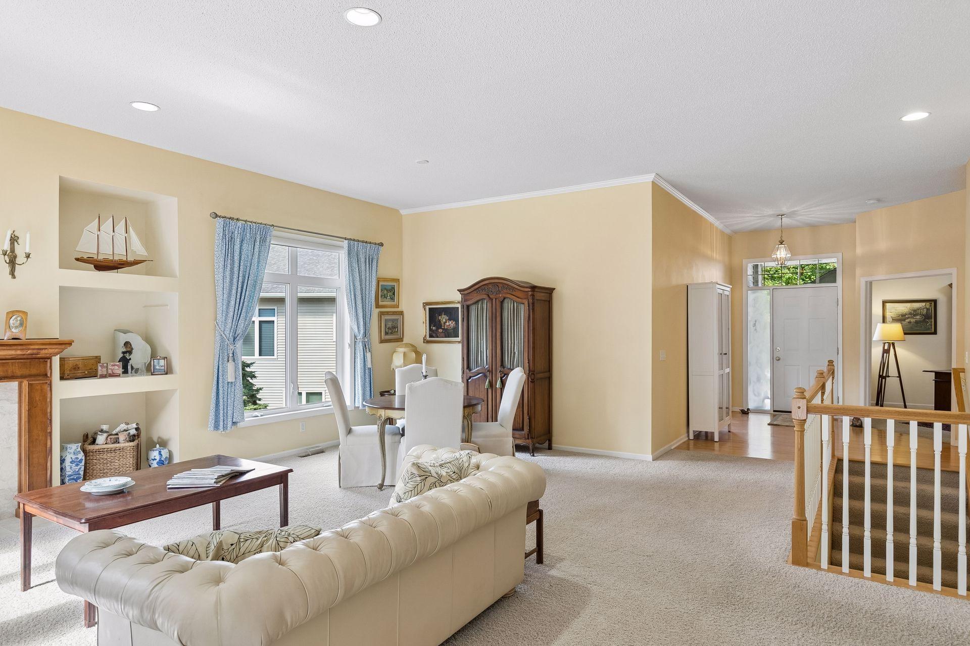 View of Residential at 10381 Lancaster Cove, Woodbury MN 55129, Woodbury (4 of 11) - Mike Wilen | Minnesota Team Real Estate