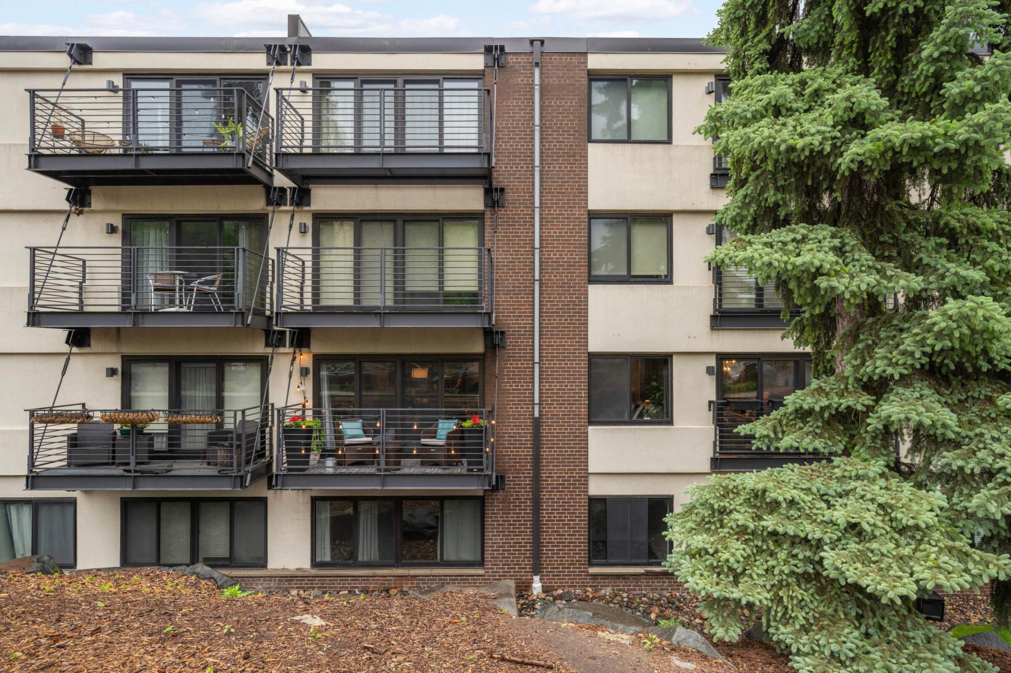 View of Residential at 48 Groveland Terrace #206B, Minneapolis MN 55403, Minneapolis (26 of 42) - Mike Wilen | Minnesota Team Real Estate