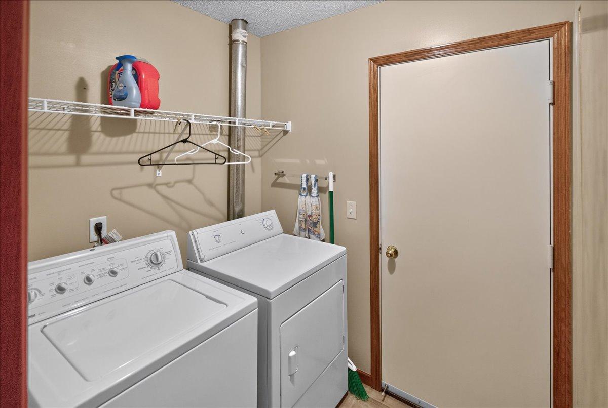 View of Residential at 2583 Lockwood Drive, Mendota Heights MN 55120, Mendota Heights (18 of 26) - Mike Wilen | Minnesota Team Real Estate