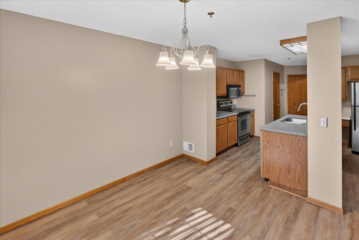 View of Residential at 2583 Lockwood Drive, Mendota Heights MN 55120, Mendota Heights (12 of 26) - Mike Wilen | Minnesota Team Real Estate