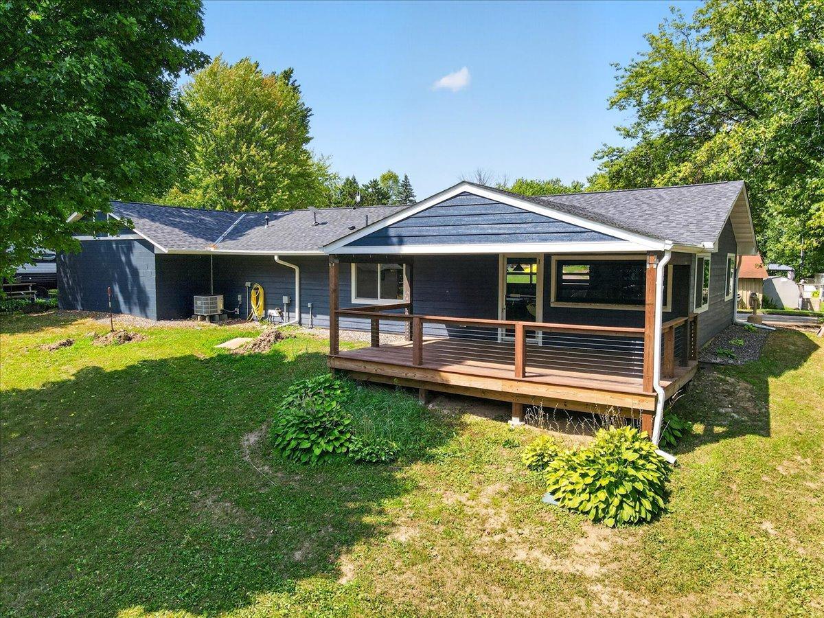 View of Commercial Sale at 32741 Lakes Trail, Lindstrom MN 55045, Lindstrom (13 of 24) - Mike Wilen | Minnesota Team Real Estate