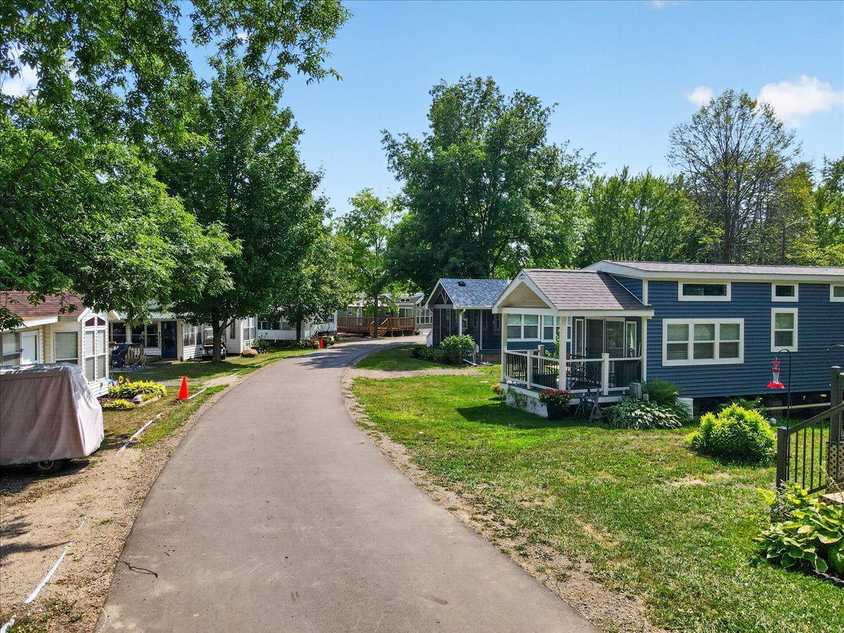 View of Commercial Sale at 32741 Lakes Trail, Lindstrom MN 55045, Lindstrom (18 of 24) - Mike Wilen | Minnesota Team Real Estate