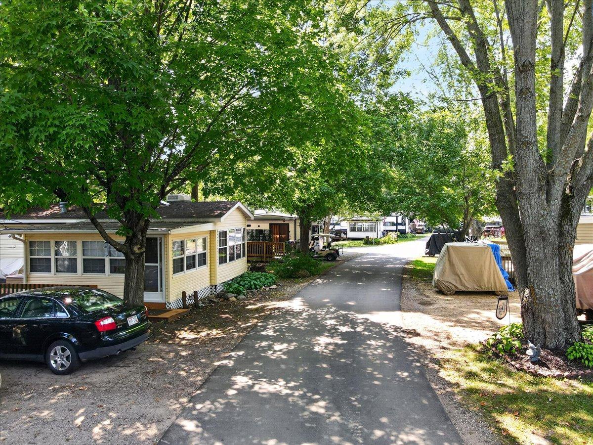 View of Commercial Sale at 32741 Lakes Trail, Lindstrom MN 55045, Lindstrom (21 of 24) - Mike Wilen | Minnesota Team Real Estate