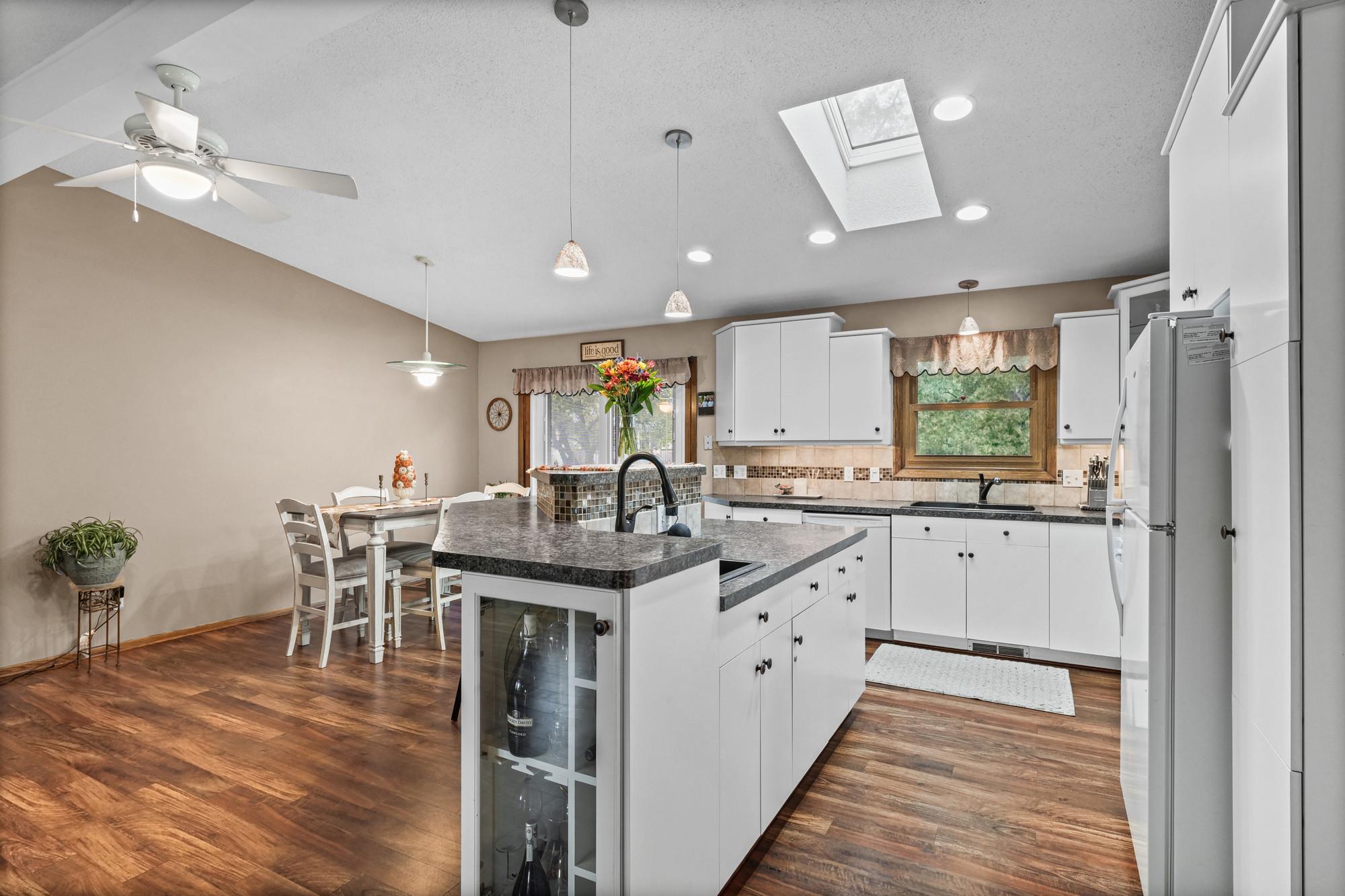 View of Residential at 1142 Parkview Lane, Eagan MN 55123, Eagan (23 of 64) - Mike Wilen | Minnesota Team Real Estate