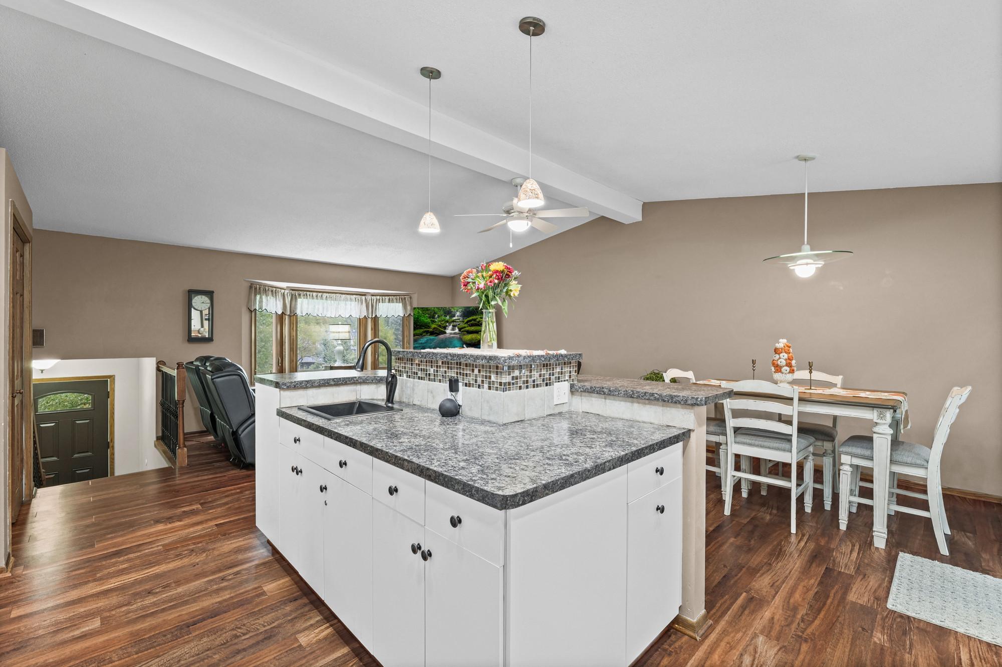 View of Residential at 1142 Parkview Lane, Eagan MN 55123, Eagan (20 of 64) - Mike Wilen | Minnesota Team Real Estate