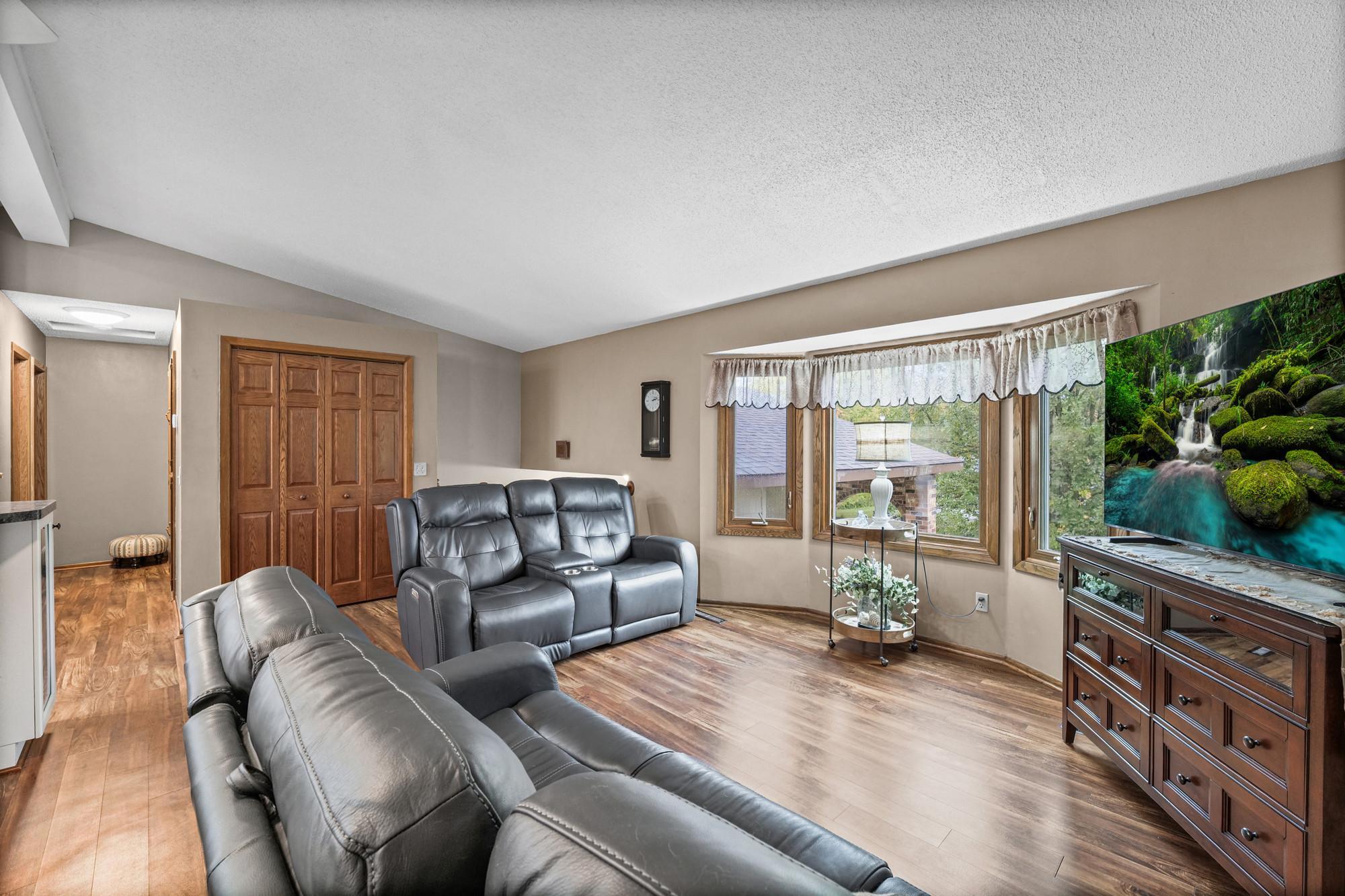 View of Residential at 1142 Parkview Lane, Eagan MN 55123, Eagan (13 of 64) - Mike Wilen | Minnesota Team Real Estate