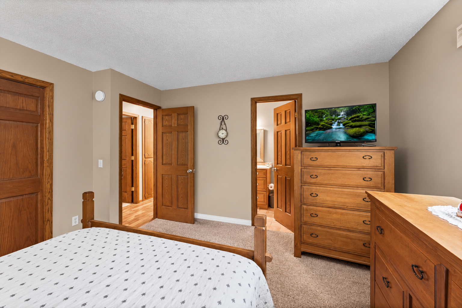View of Residential at 1142 Parkview Lane, Eagan MN 55123, Eagan (15 of 45) - Mike Wilen | Minnesota Team Real Estate