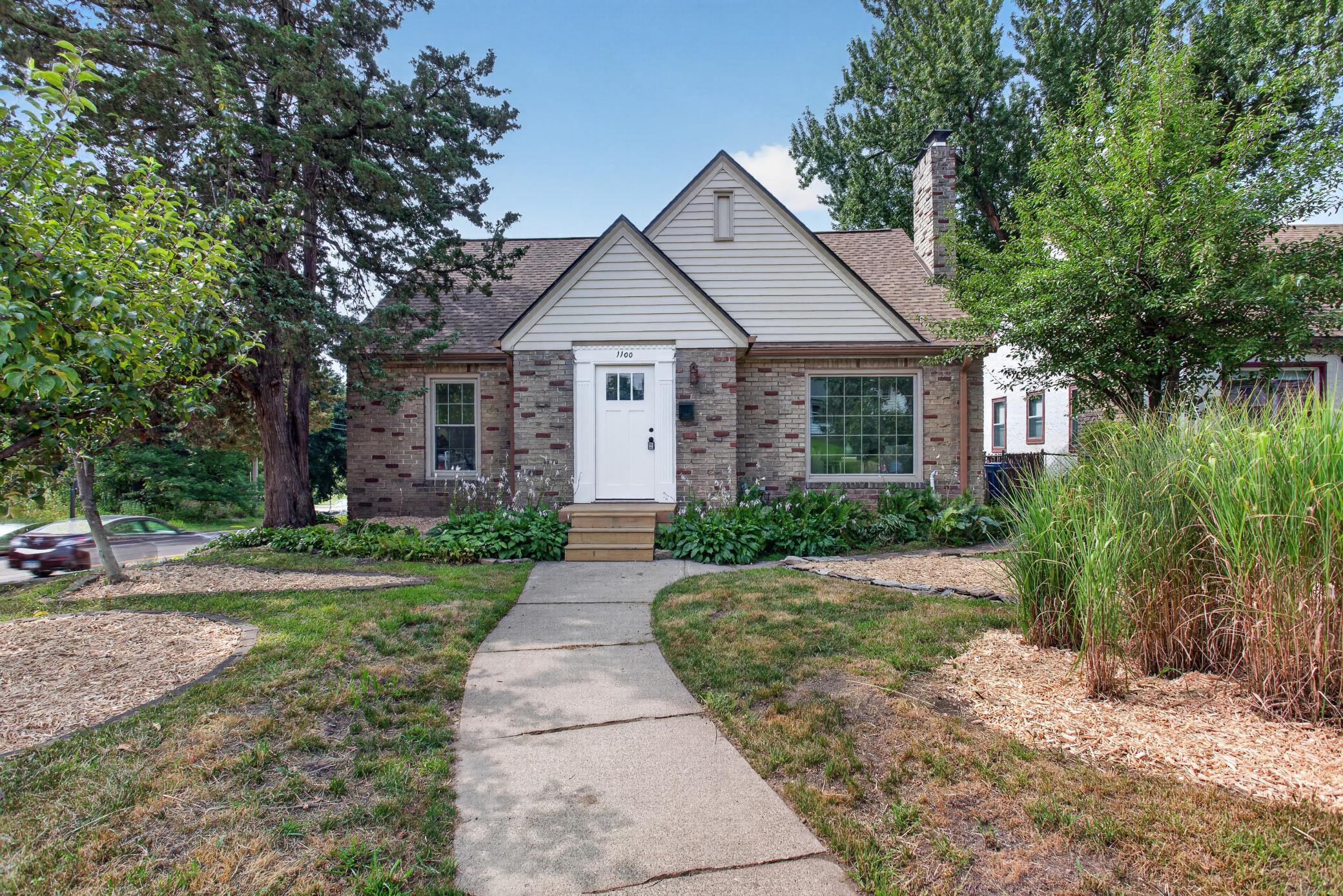 View of Single Family at 1100 Montana Avenue, Saint Paul - Mike Wilen | Minnesota Team Real Estate