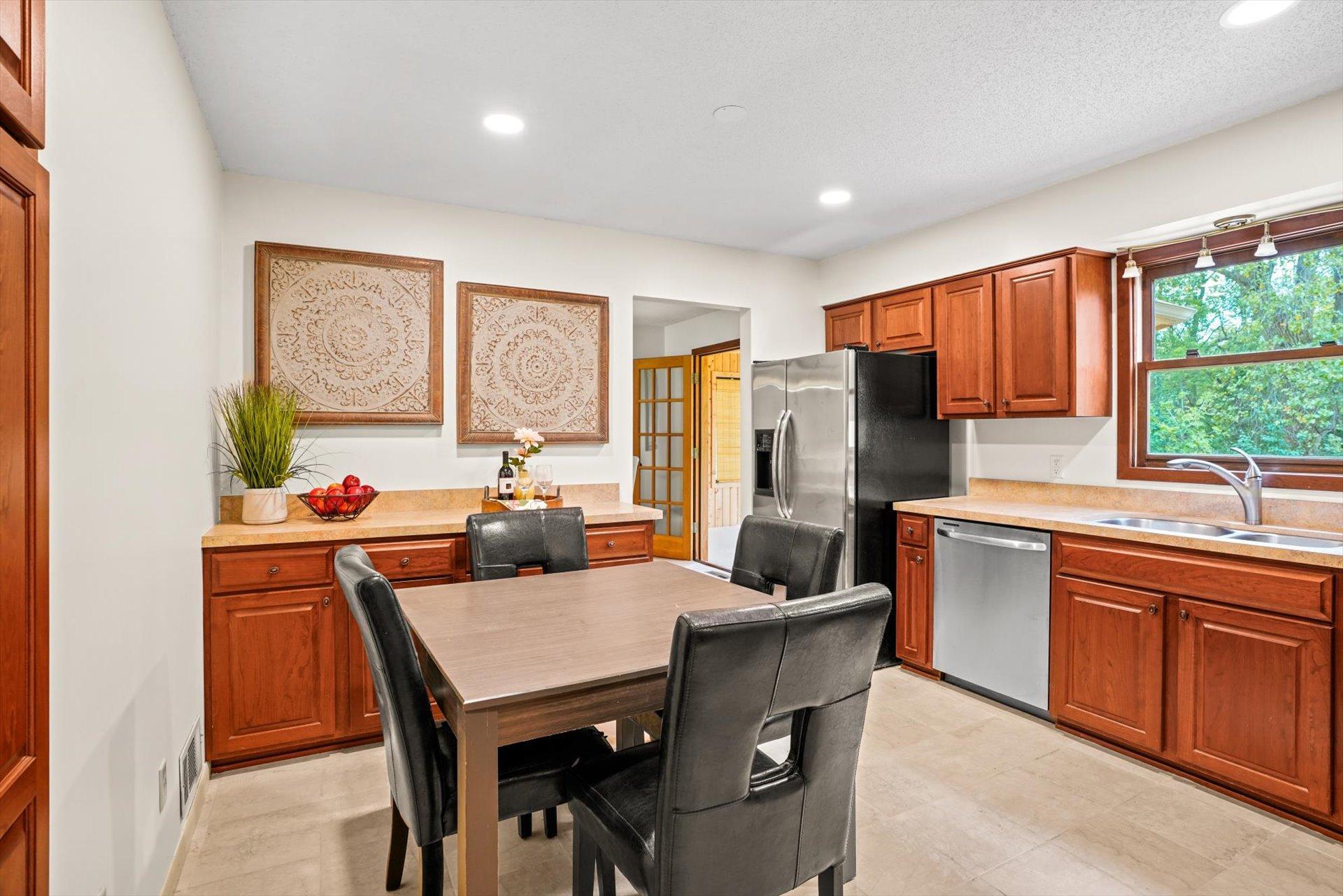 View of Residential at 13209 Sheffield Curve, Minnetonka MN 55305, Minnetonka (16 of 46) - Mike Wilen | Minnesota Team Real Estate