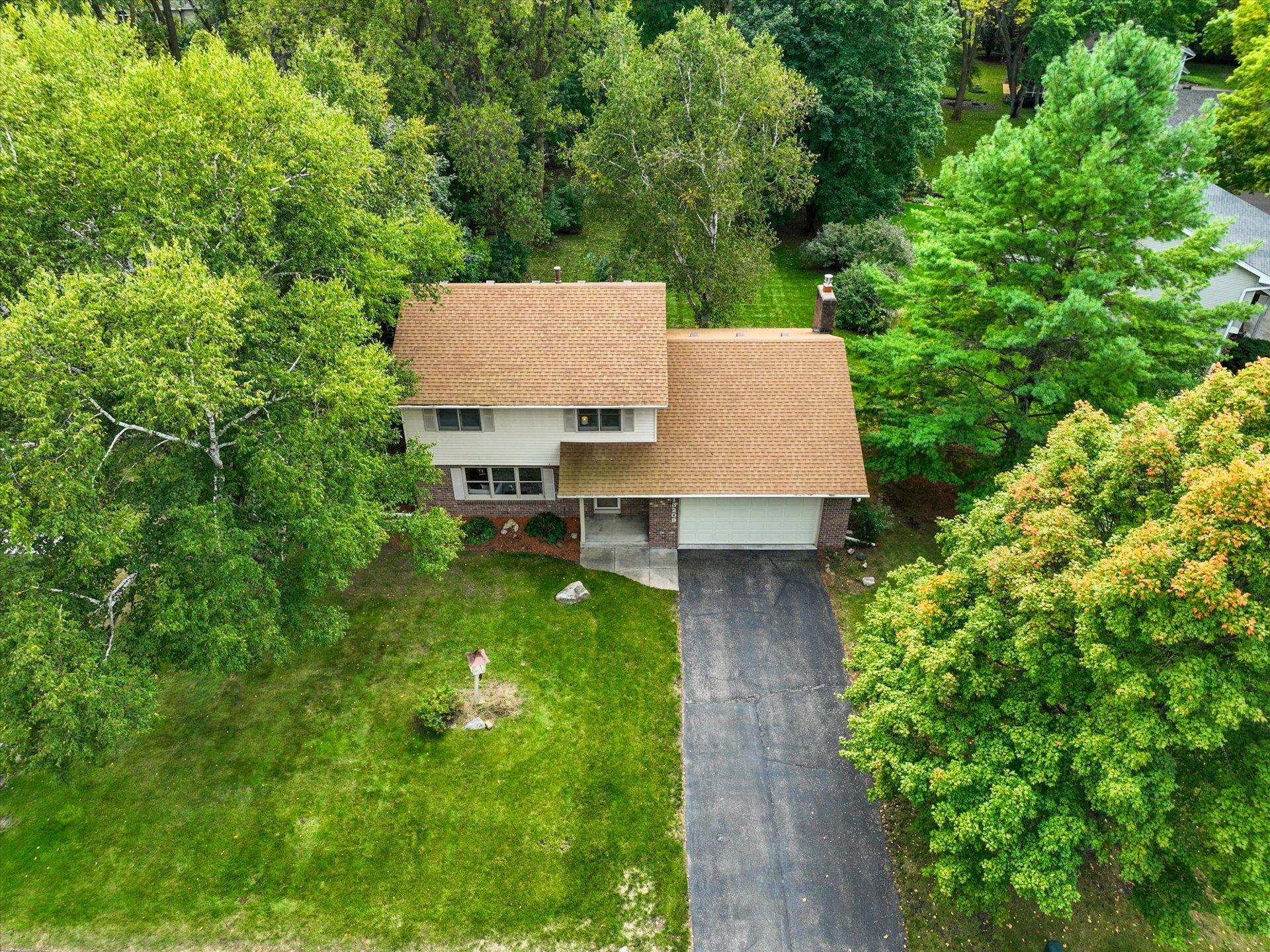 View of Residential at 13209 Sheffield Curve, Minnetonka MN 55305, Minnetonka (2 of 46) - Mike Wilen | Minnesota Team Real Estate
