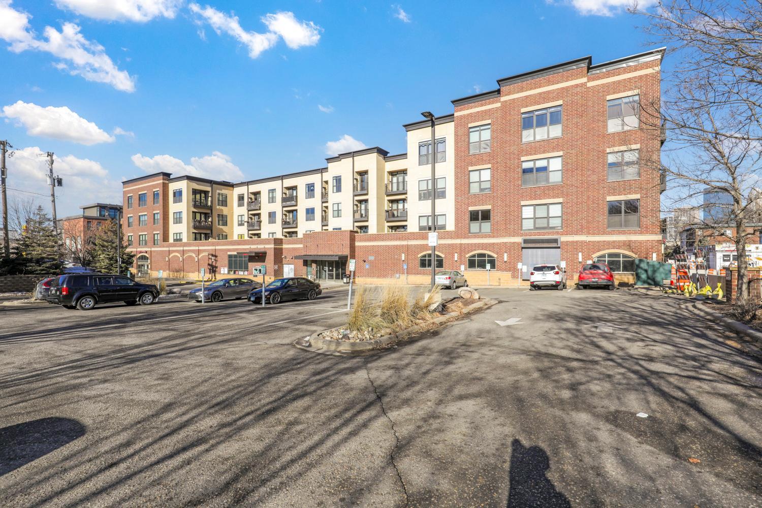 View of Residential at 15 Franklin Avenue #208, Minneapolis MN 55404, Minneapolis (29 of 33) - Mike Wilen | Minnesota Team Real Estate