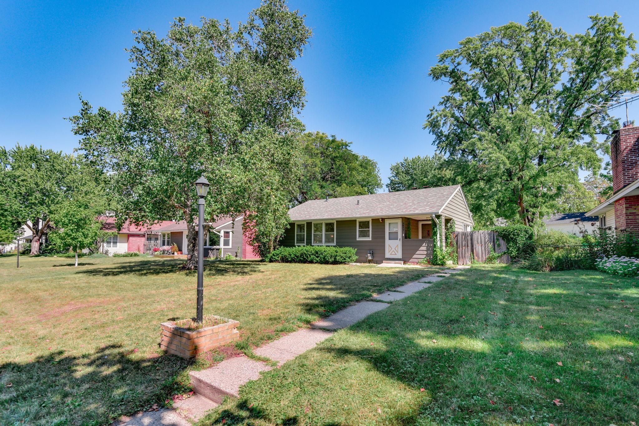 View of Residential at 5837 Russell Avenue, Minneapolis MN 55410, Minneapolis (3 of 12) - Mike Wilen | Minnesota Team Real Estate