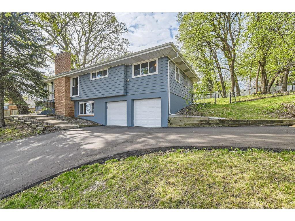 View of Residential at 1316 Holdridge Terrace, Wayzata MN 55391, Wayzata (24 of 31) - Mike Wilen | Minnesota Team Real Estate