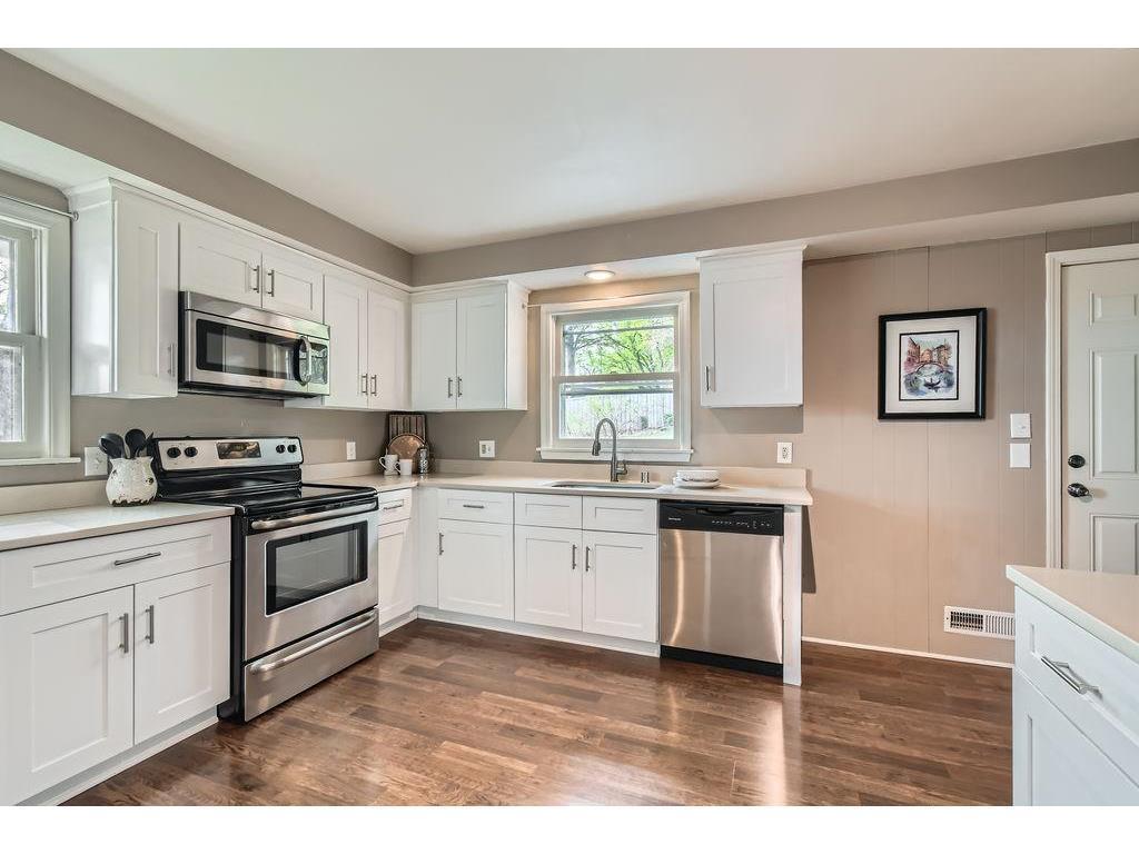 View of Residential at 1316 Holdridge Terrace, Wayzata MN 55391, Wayzata (9 of 31) - Mike Wilen | Minnesota Team Real Estate