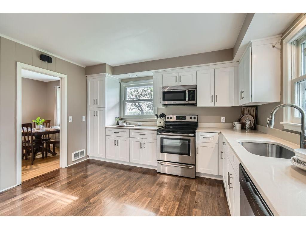 View of Residential at 1316 Holdridge Terrace, Wayzata MN 55391, Wayzata (7 of 31) - Mike Wilen | Minnesota Team Real Estate