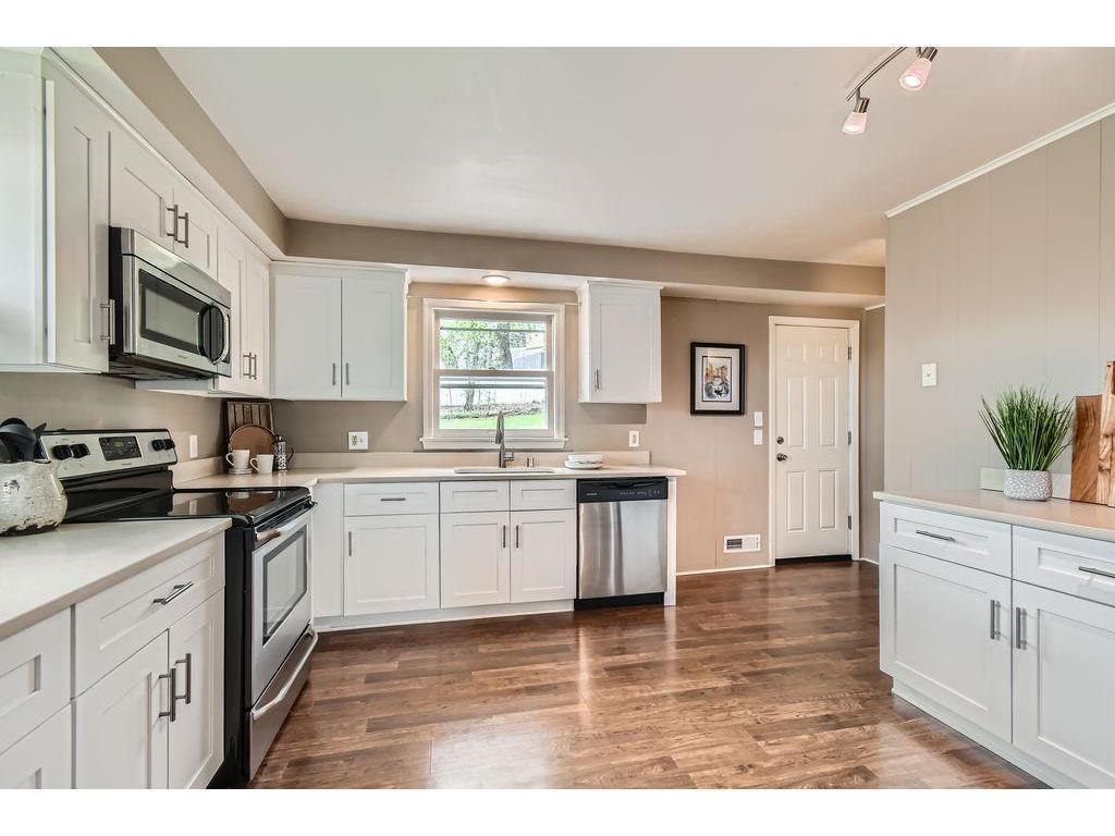 View of Residential at 1316 Holdridge Terrace, Wayzata MN 55391, Wayzata (6 of 31) - Mike Wilen | Minnesota Team Real Estate